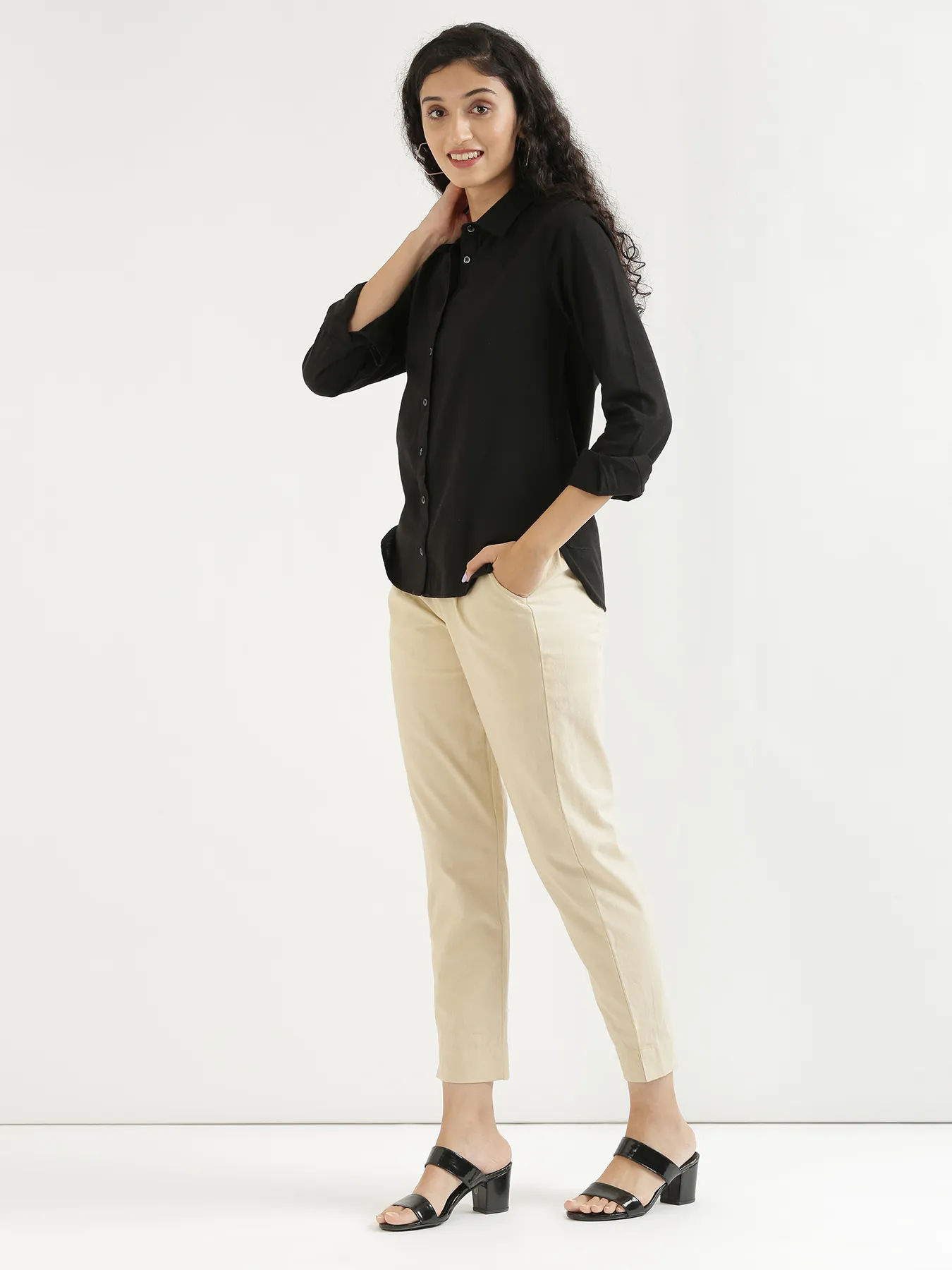 Women Beige Cotton Pant - Image 4