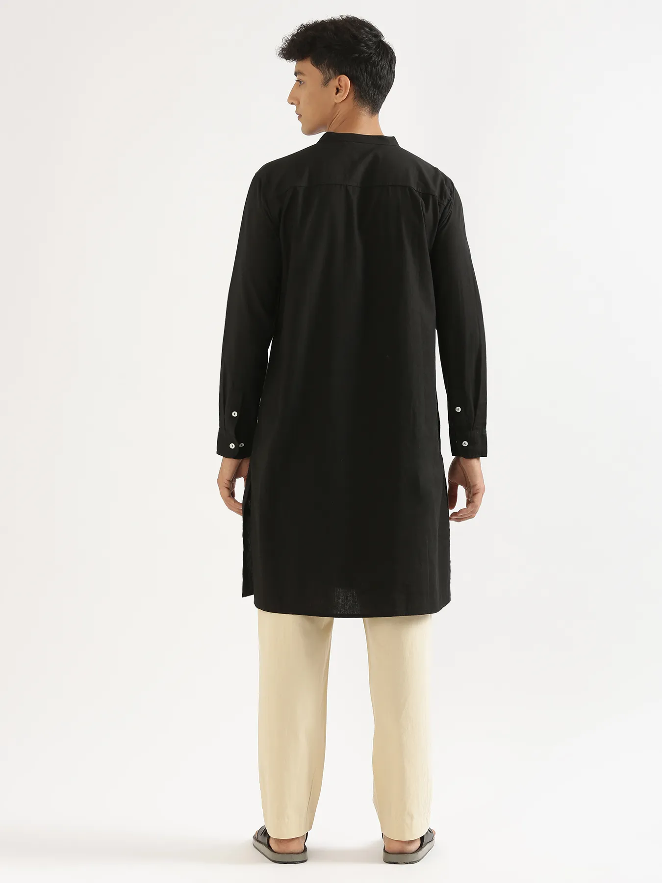 Men Black Airy Linen Long Kurta - Image 7