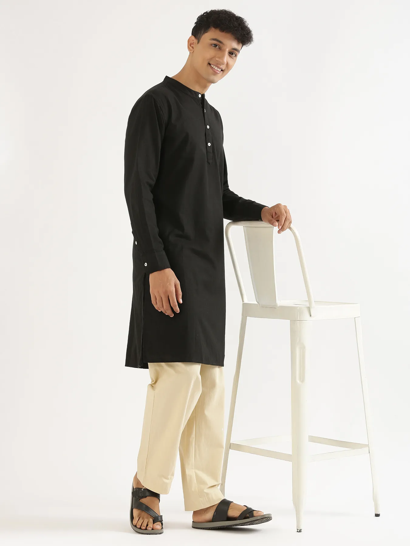 Men Black Airy Linen Long Kurta - Image 9