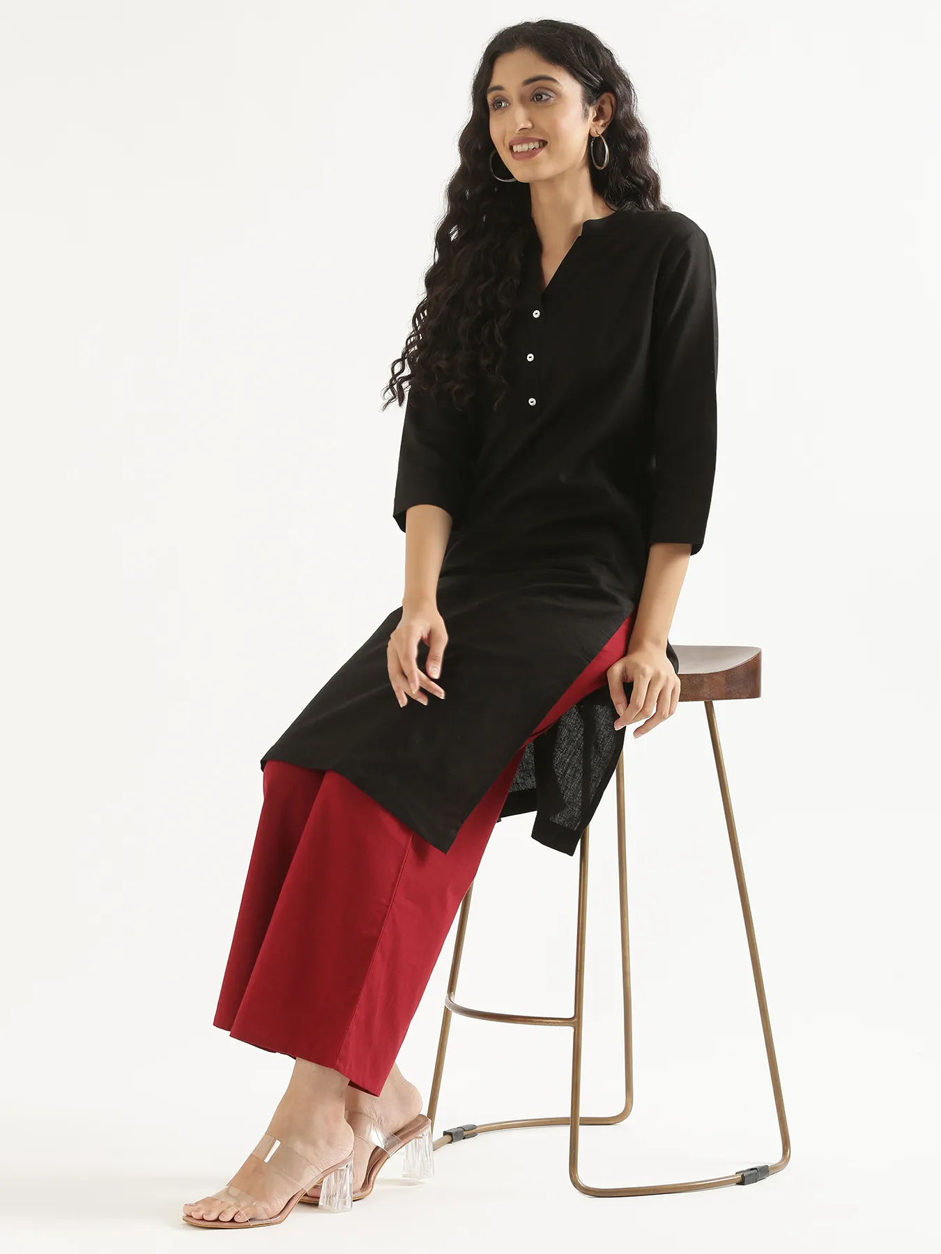 Women Black Airy Linen Long Kurta - Image 12