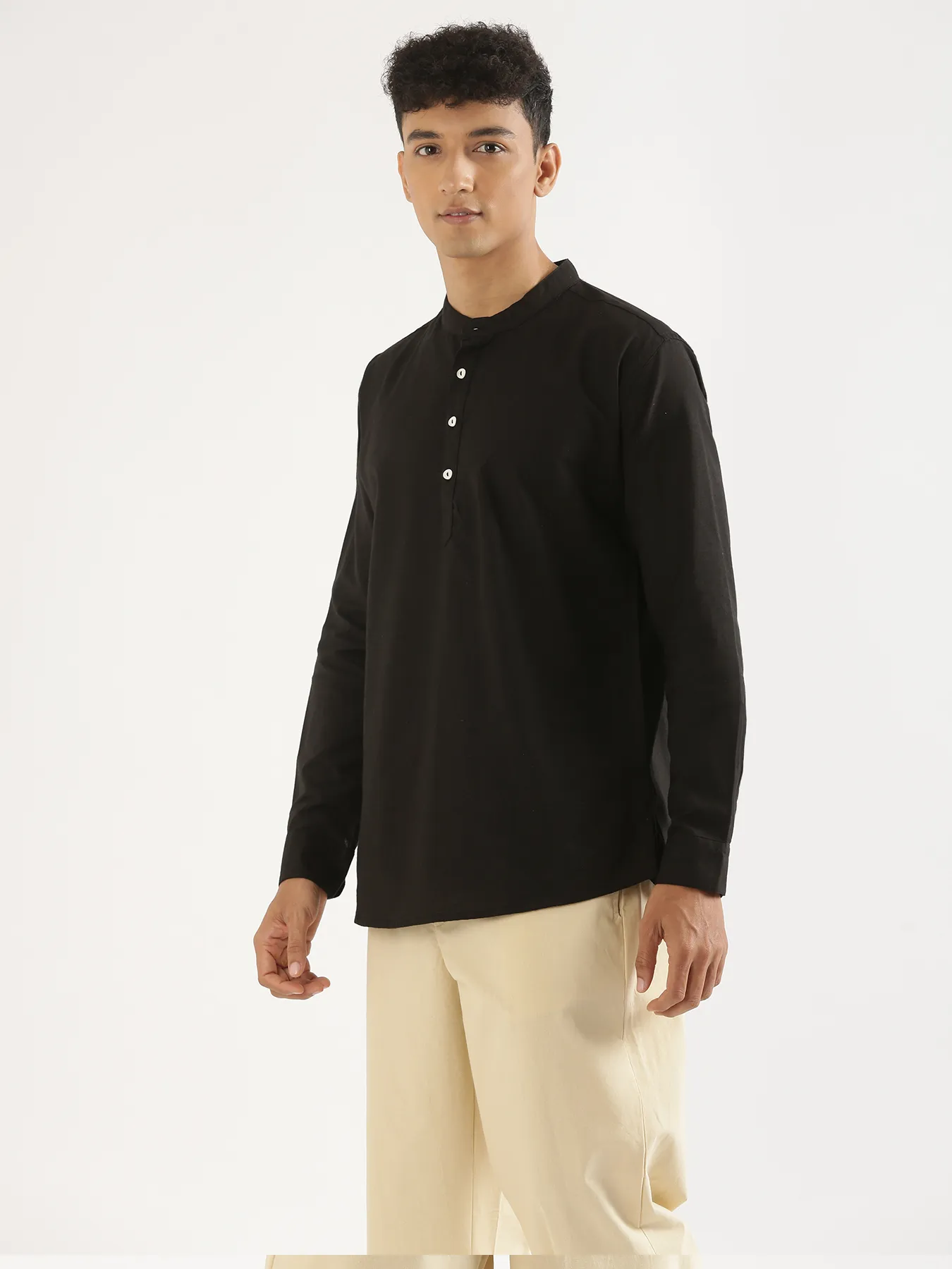 Men Black Airy Linen Short Kurta - Image 3