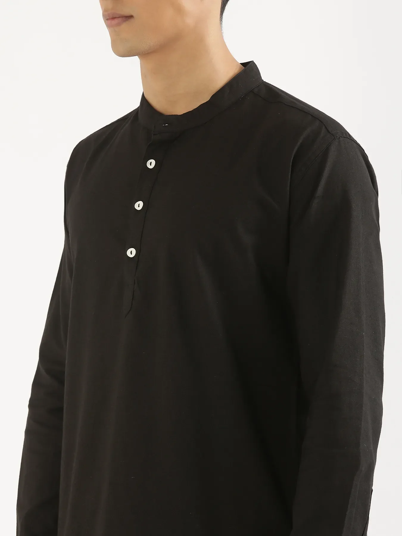 Men Black Airy Linen Short Kurta - Image 5