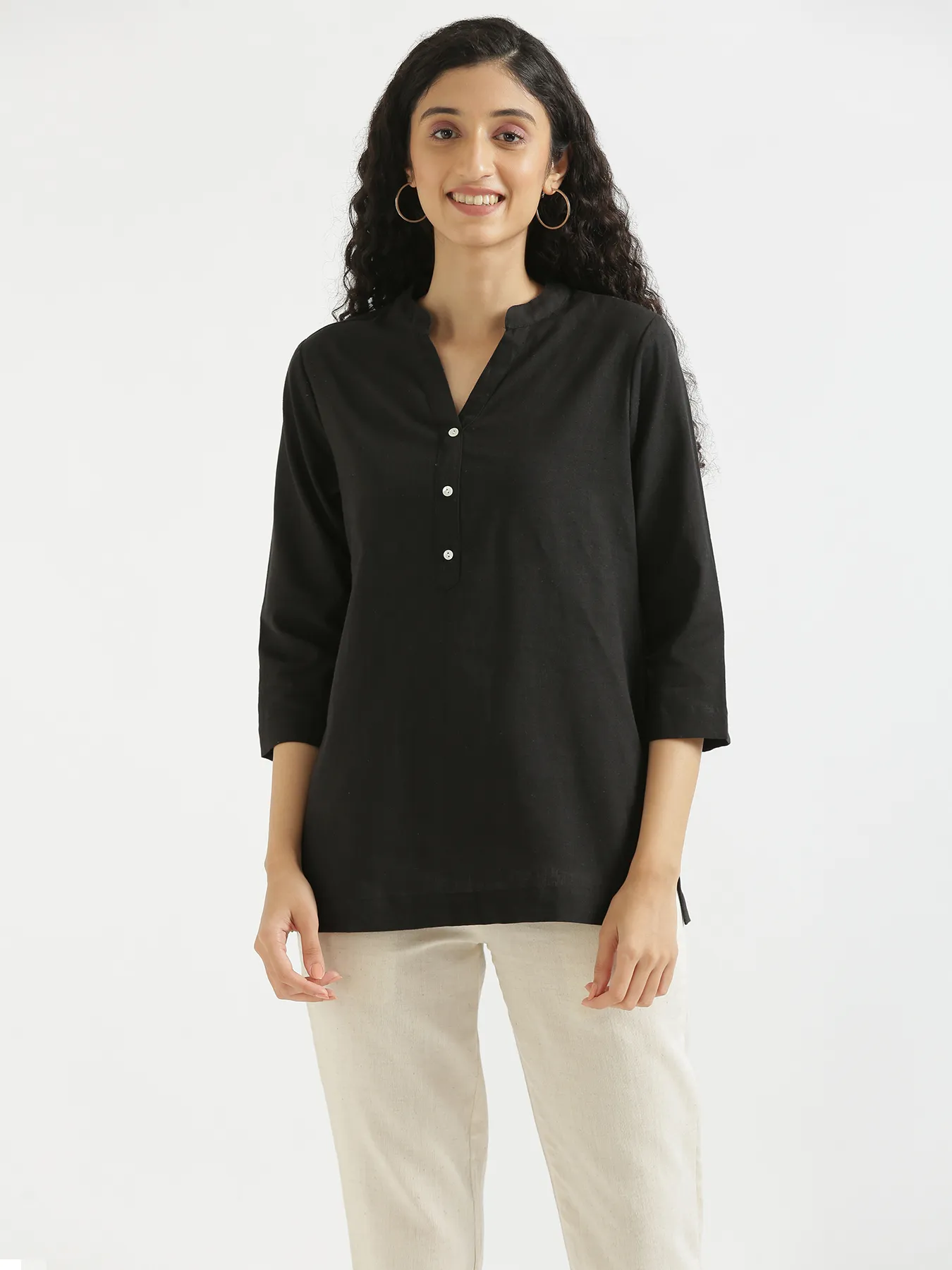 Women Black Airy Linen Short Kurta - Image 3
