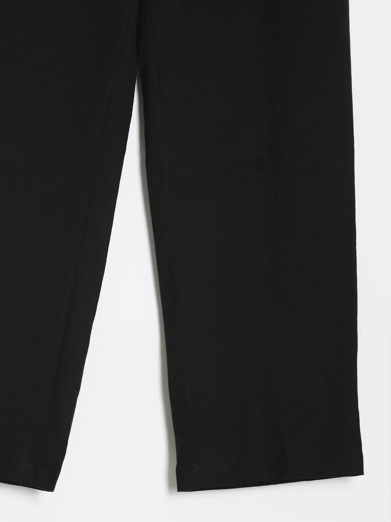 Women Black Airy Linen Straight Pants - Image 15