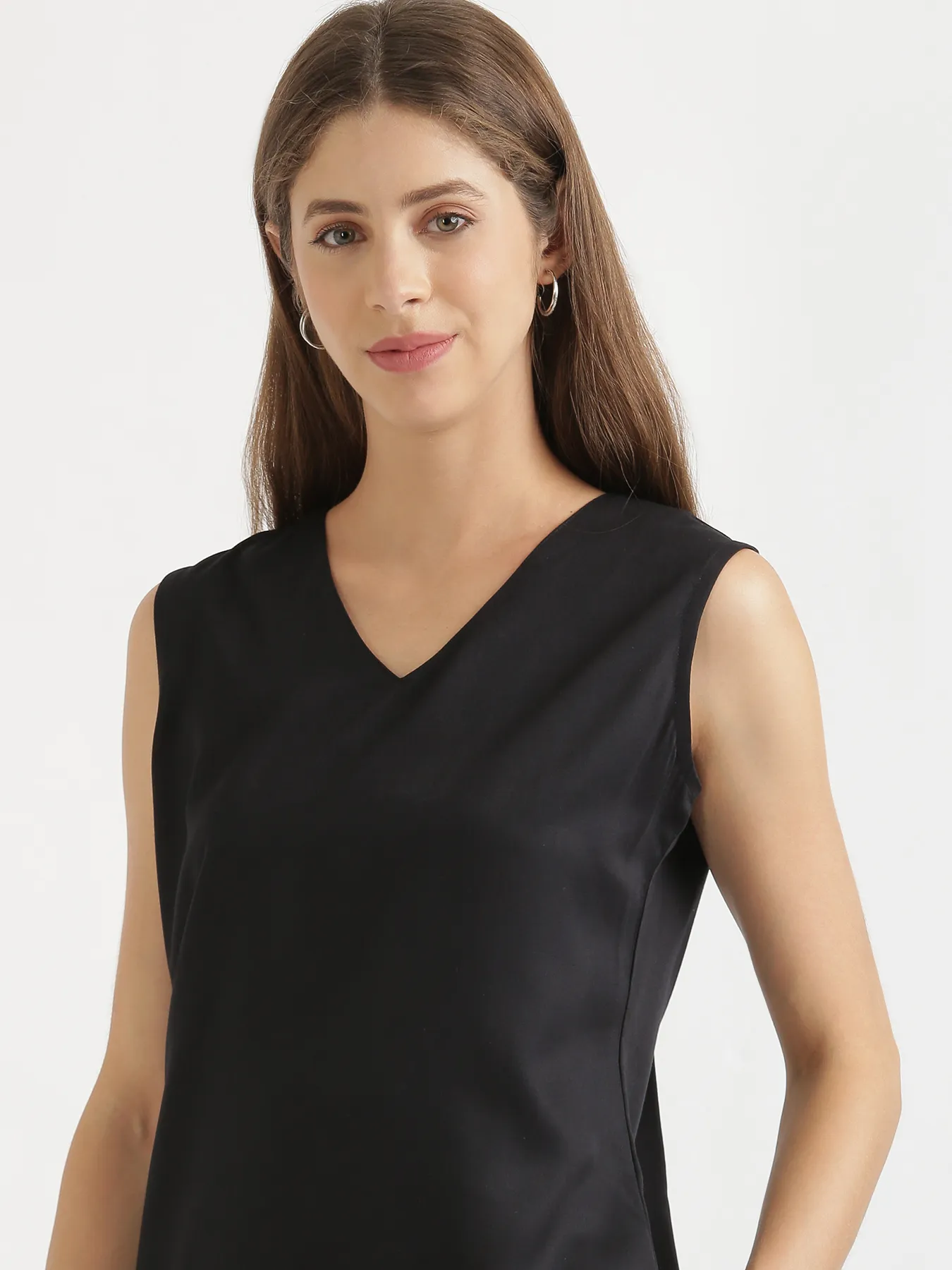 Women Black V-Neck Sleeveless Top - Image 3