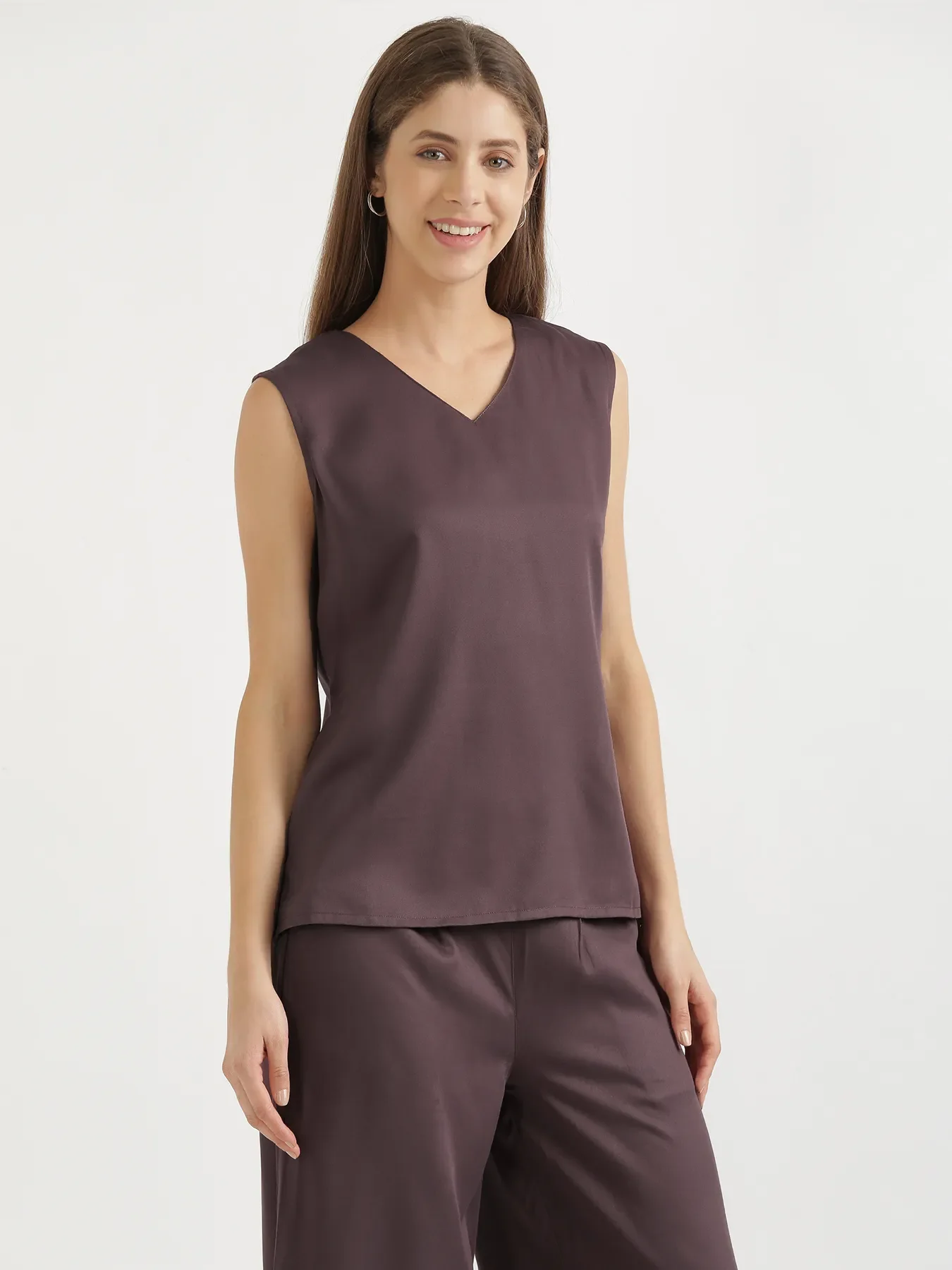 Women Brinjal V-Neck Sleeveless Top - Image 7