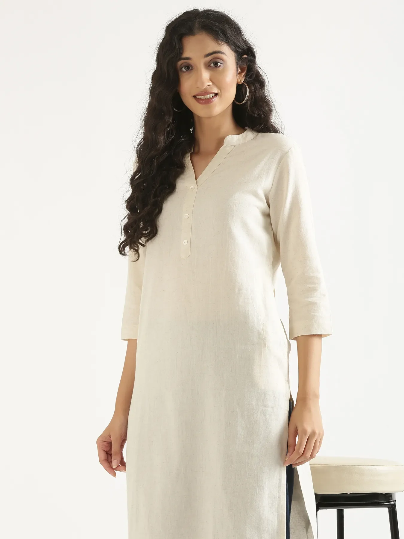 Women Ecru Airy Linen Long Kurta - Image 3
