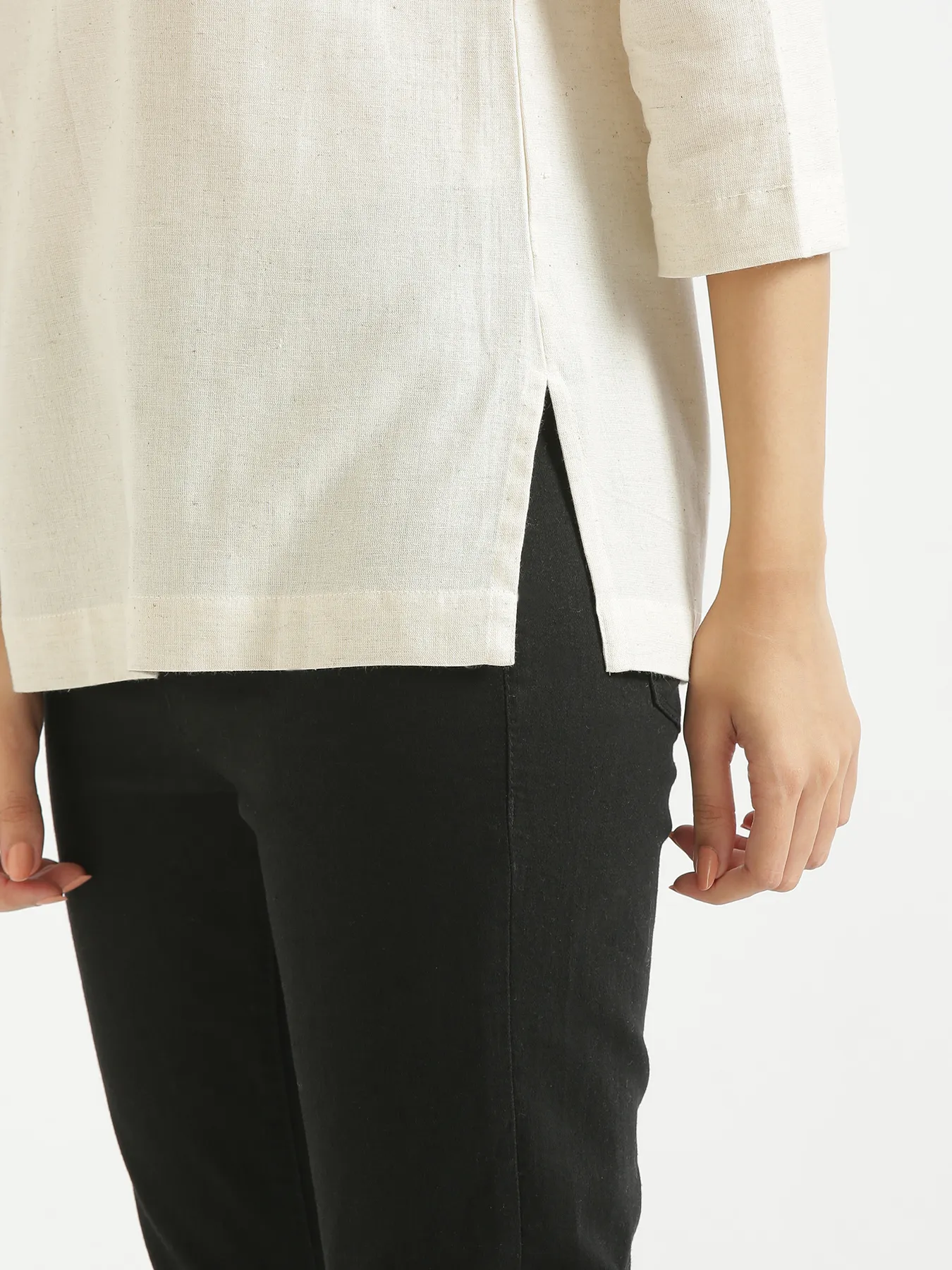 Women Ecru Airy Linen Short Kurta - Image 5