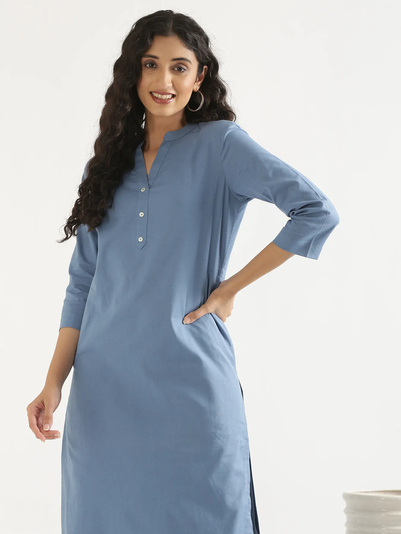 Women English Blue Airy Linen Long Kurta - Image 3