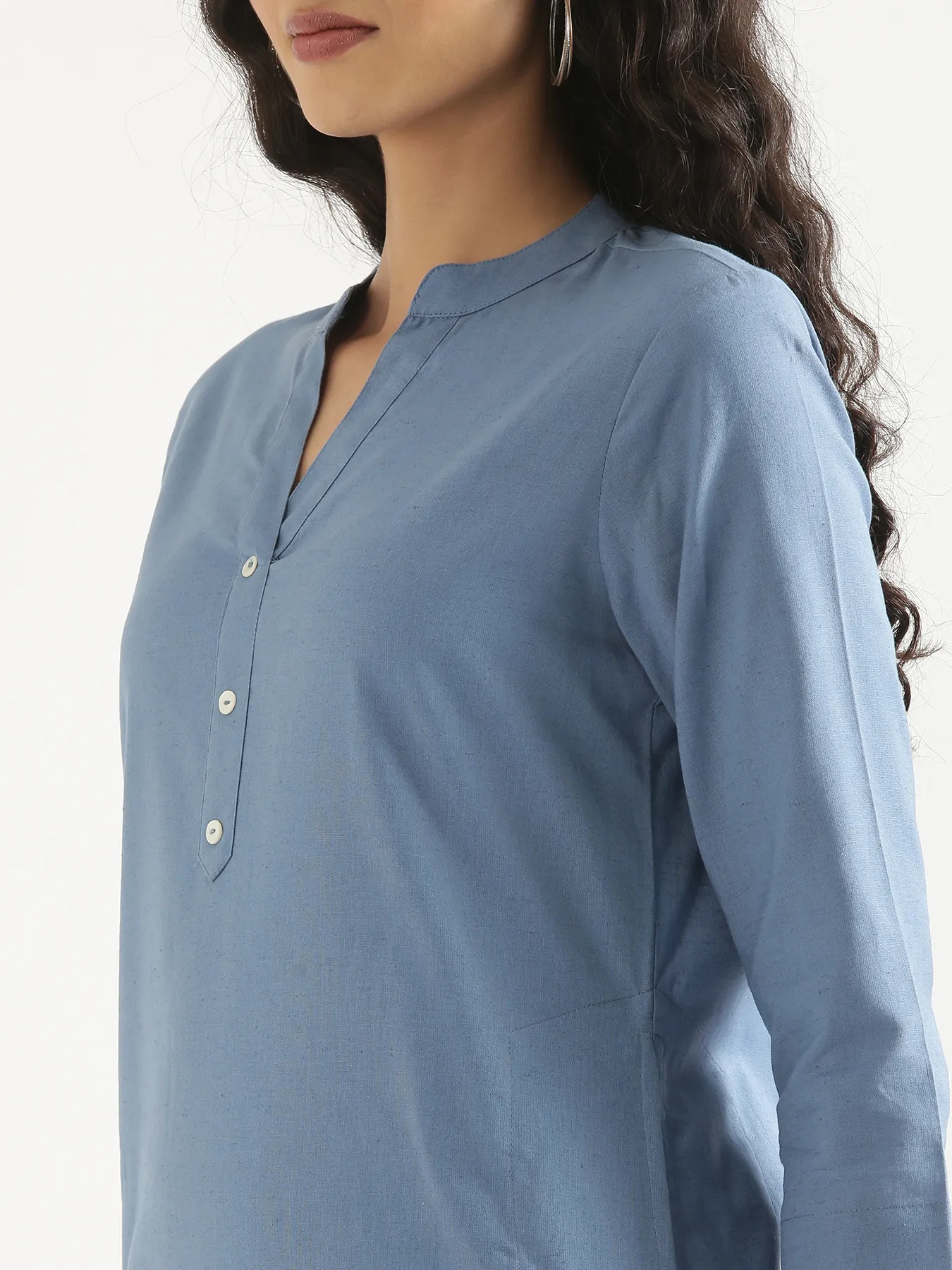 Women English Blue Airy Linen Long Kurta - Image 5