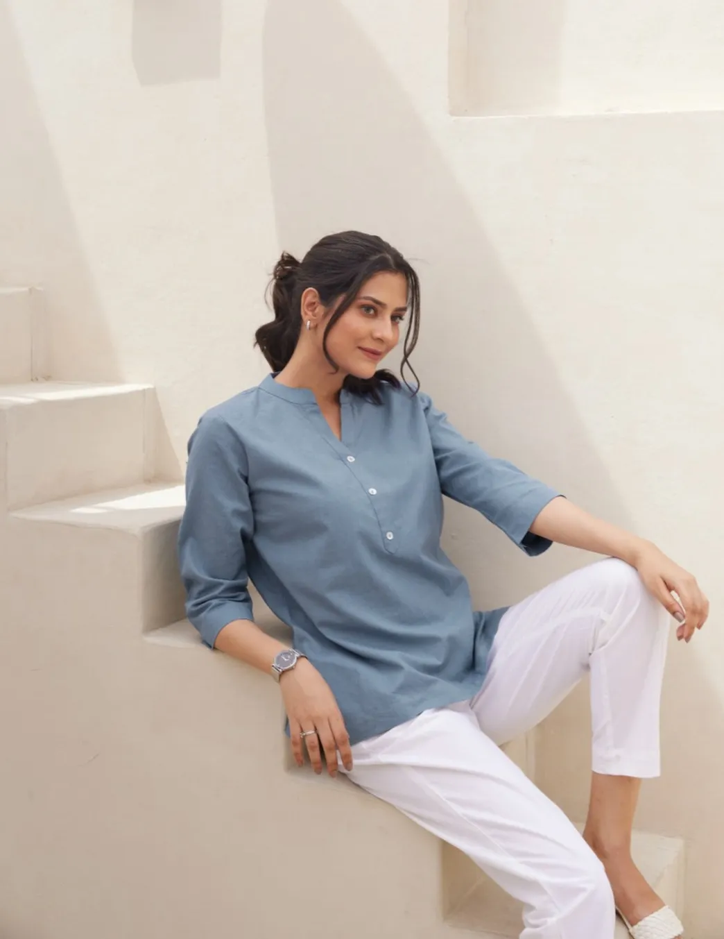 Women English Blue Airy Linen Short Kurta - Image 2
