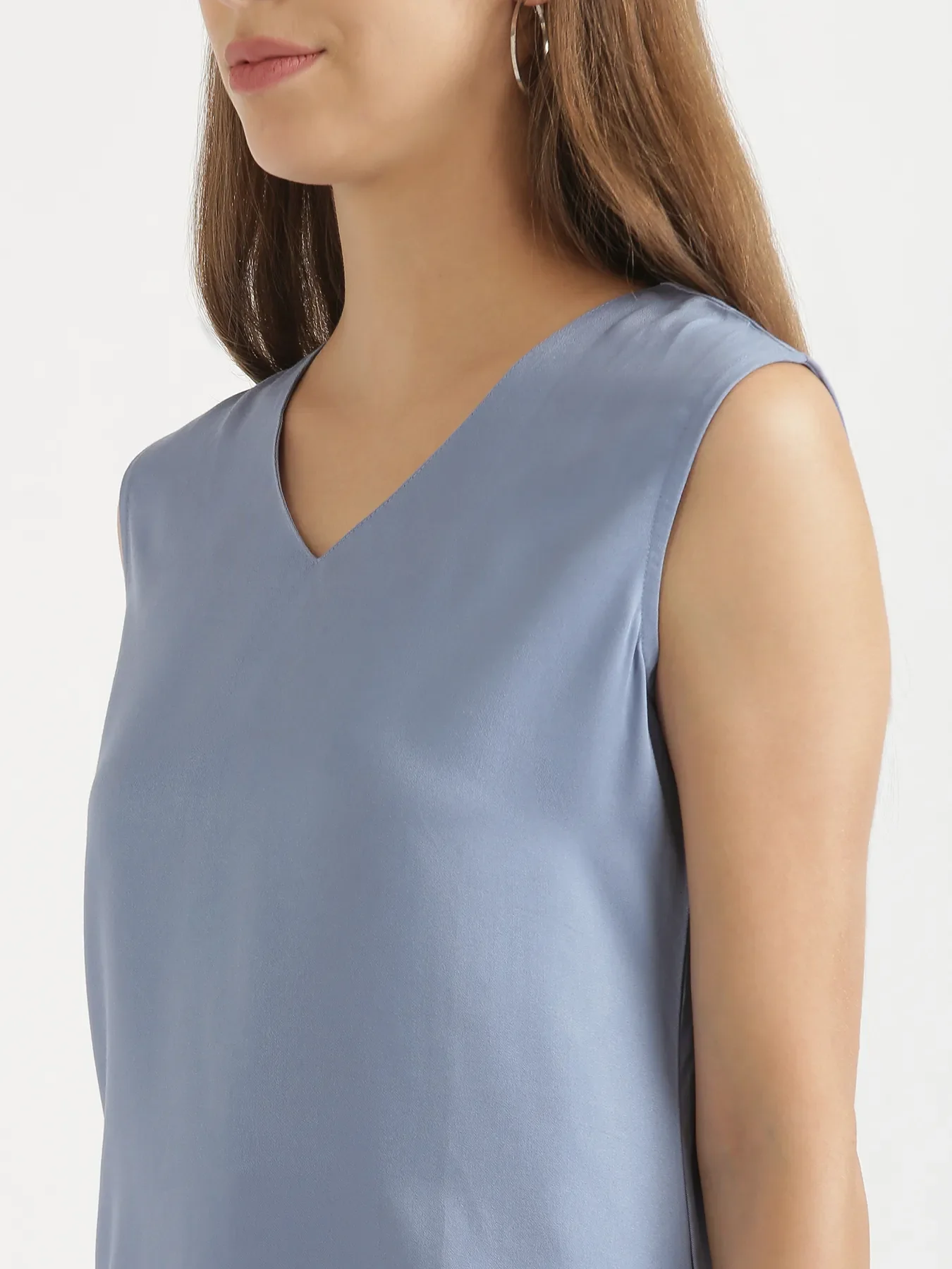 Women English Blue V-Neck Sleeveless Top - Image 5
