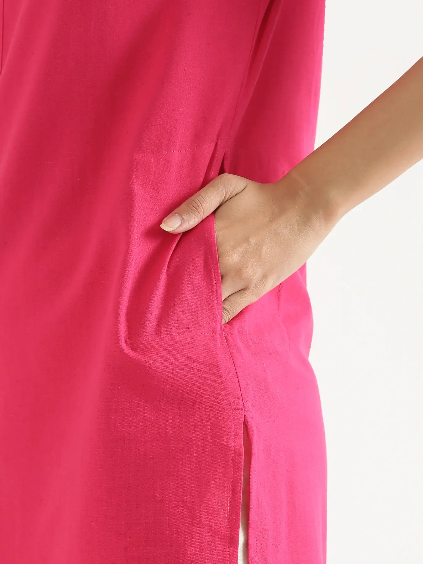 Women Hot Pink Airy Linen Long Kurta - Image 7