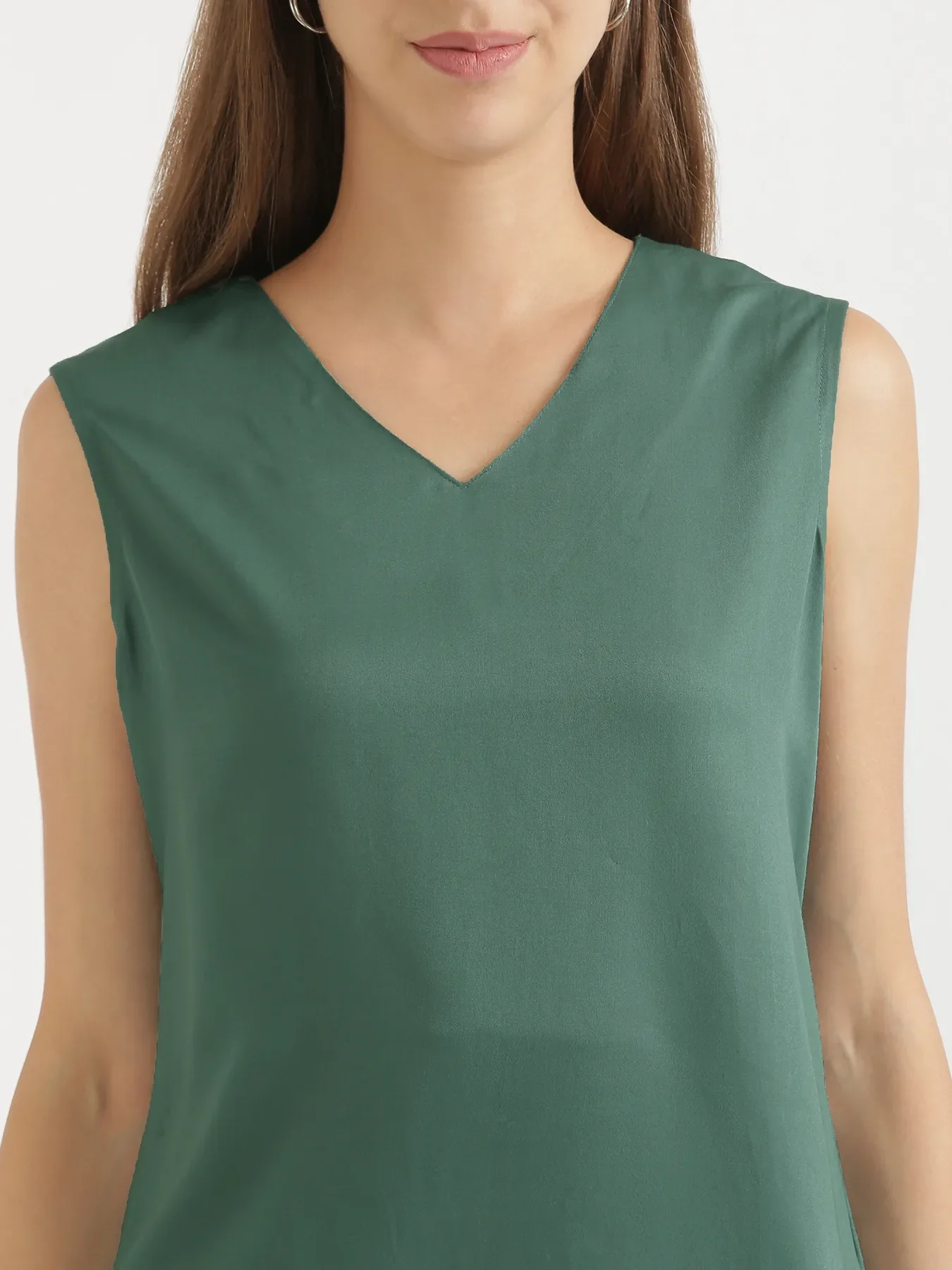 Women Jade V-Neck Sleeveless Top - Image 4