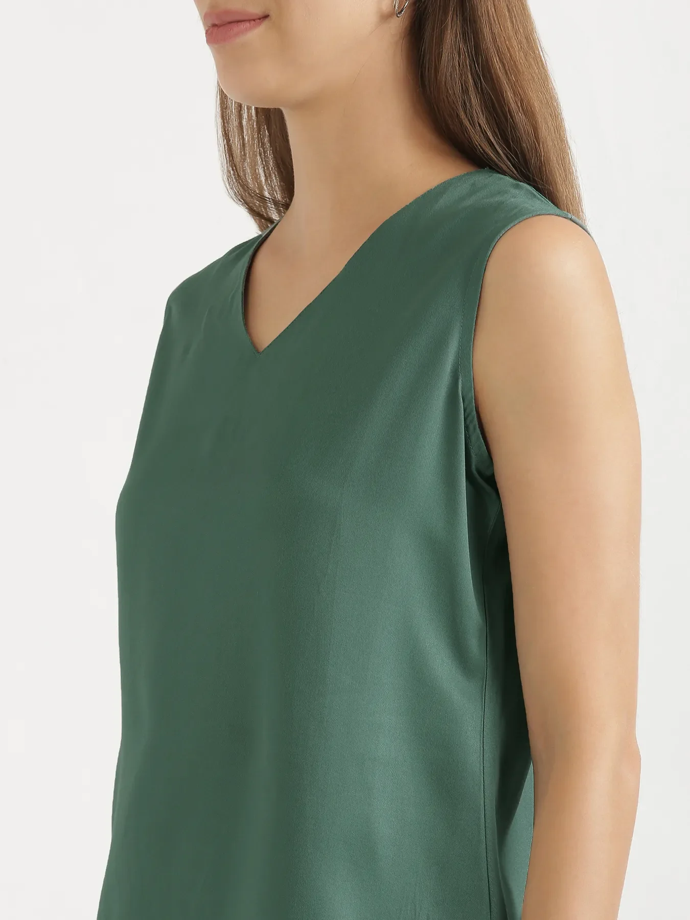 Women Jade V-Neck Sleeveless Top - Image 5