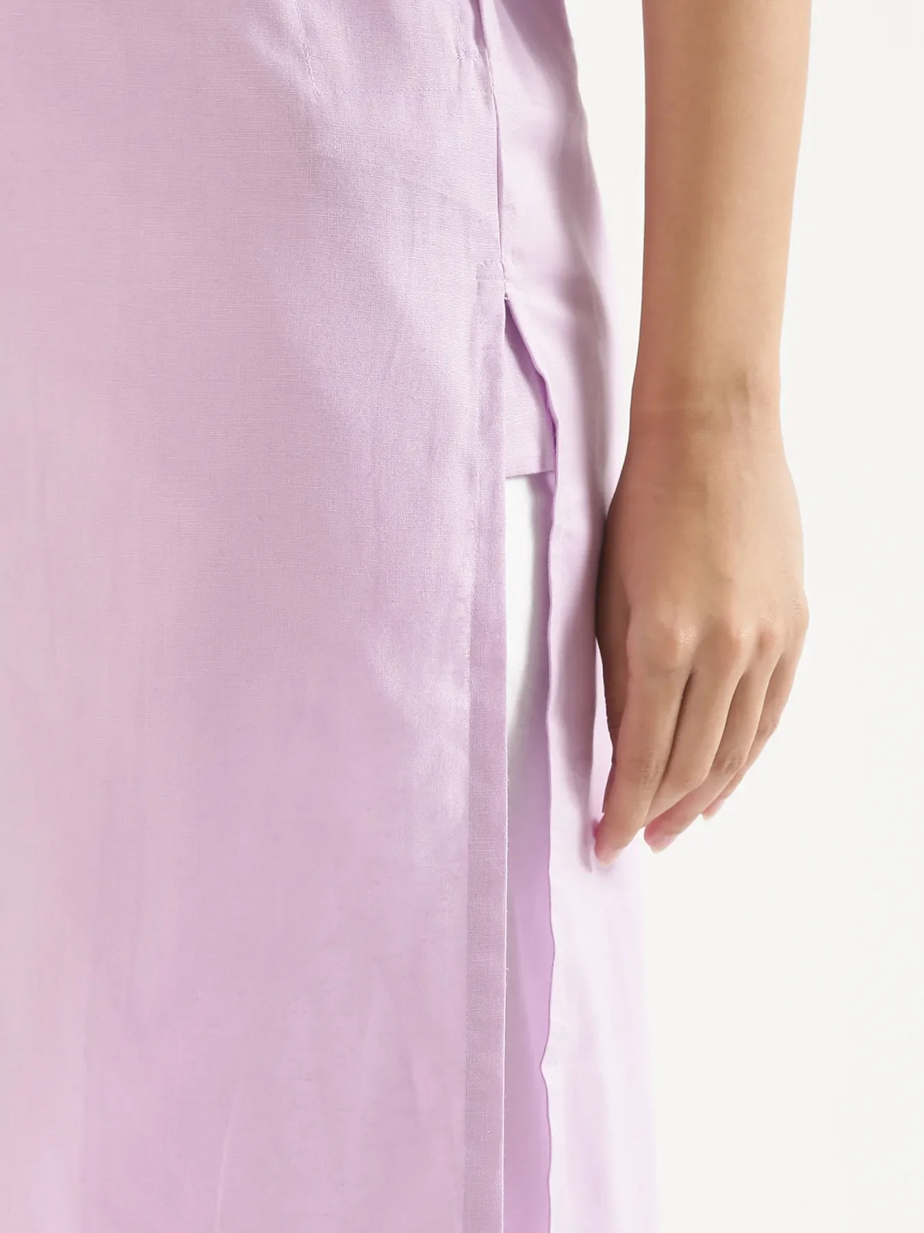 Women Lilac Airy Linen Long Kurta & White Cotton Pant Set - Image 10