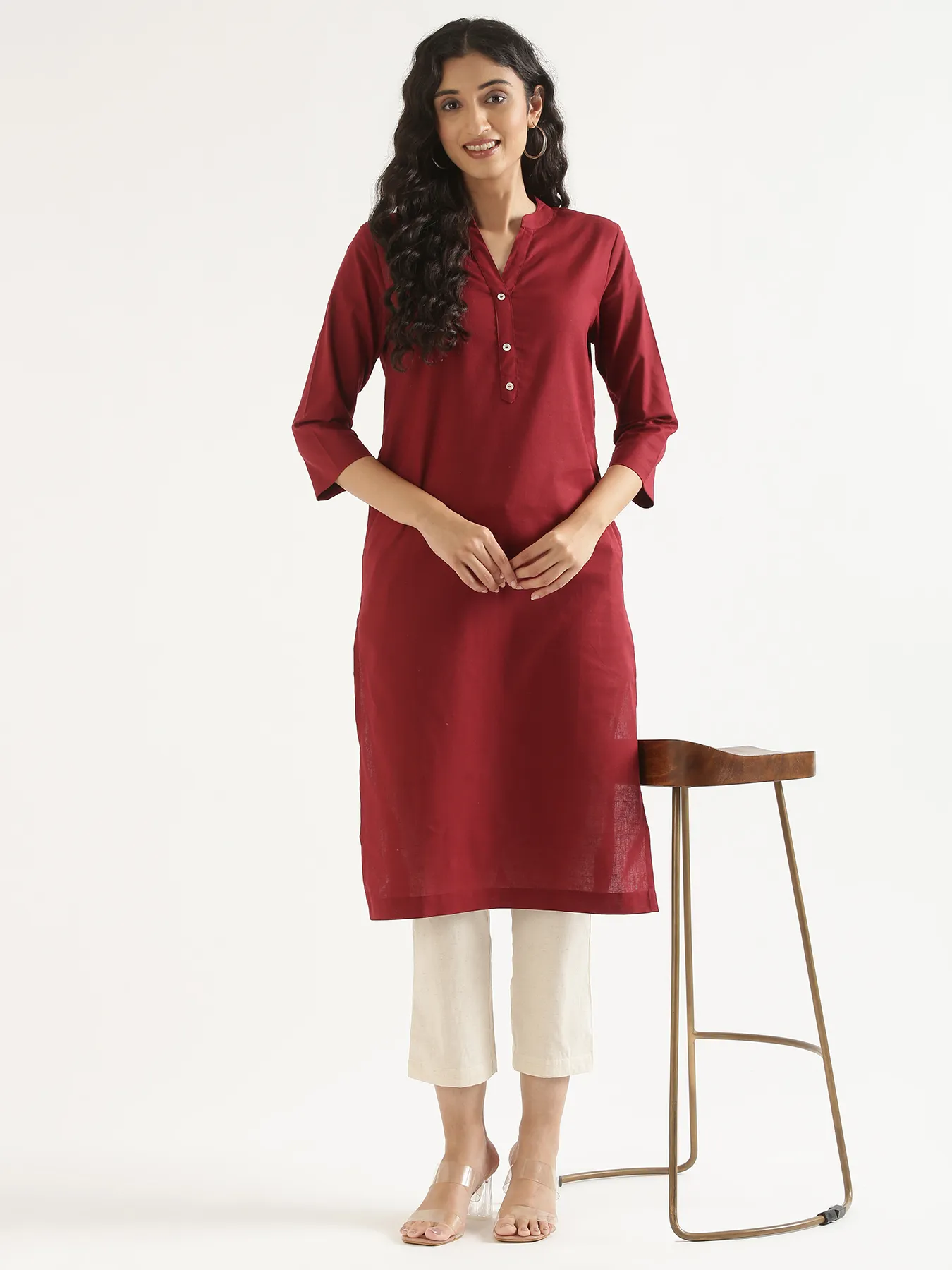 Women Maroon Airy Linen Long Kurta - Image 12