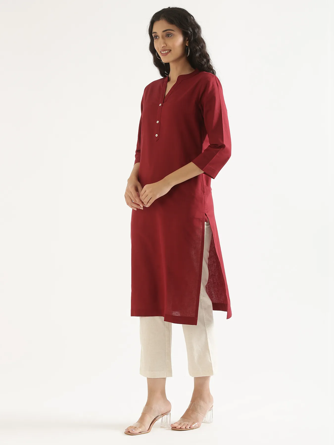 Women Maroon Airy Linen Long Kurta - Image 2
