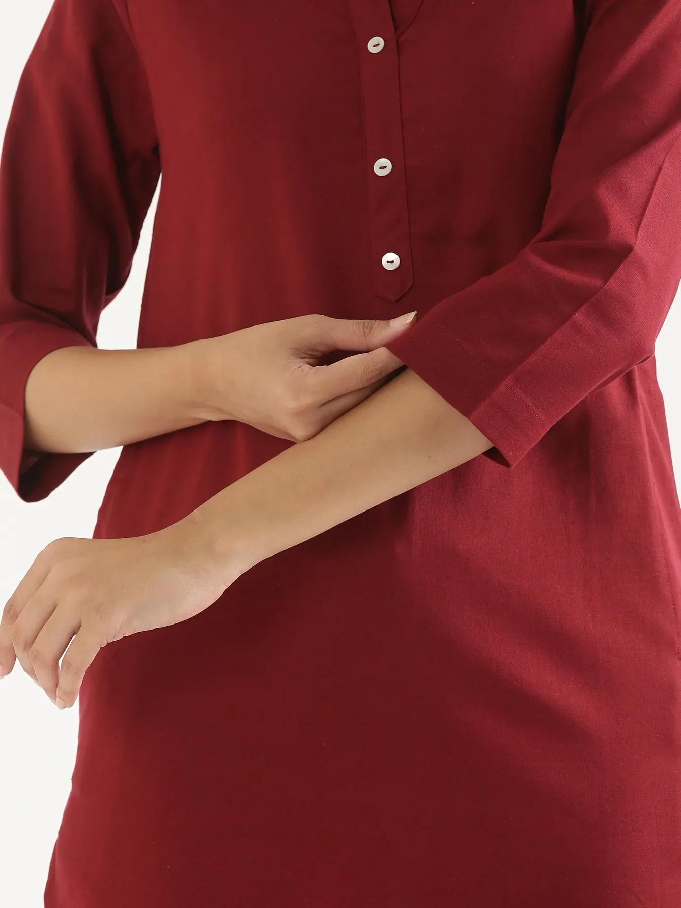 Women Maroon Airy Linen Long Kurta - Image 6