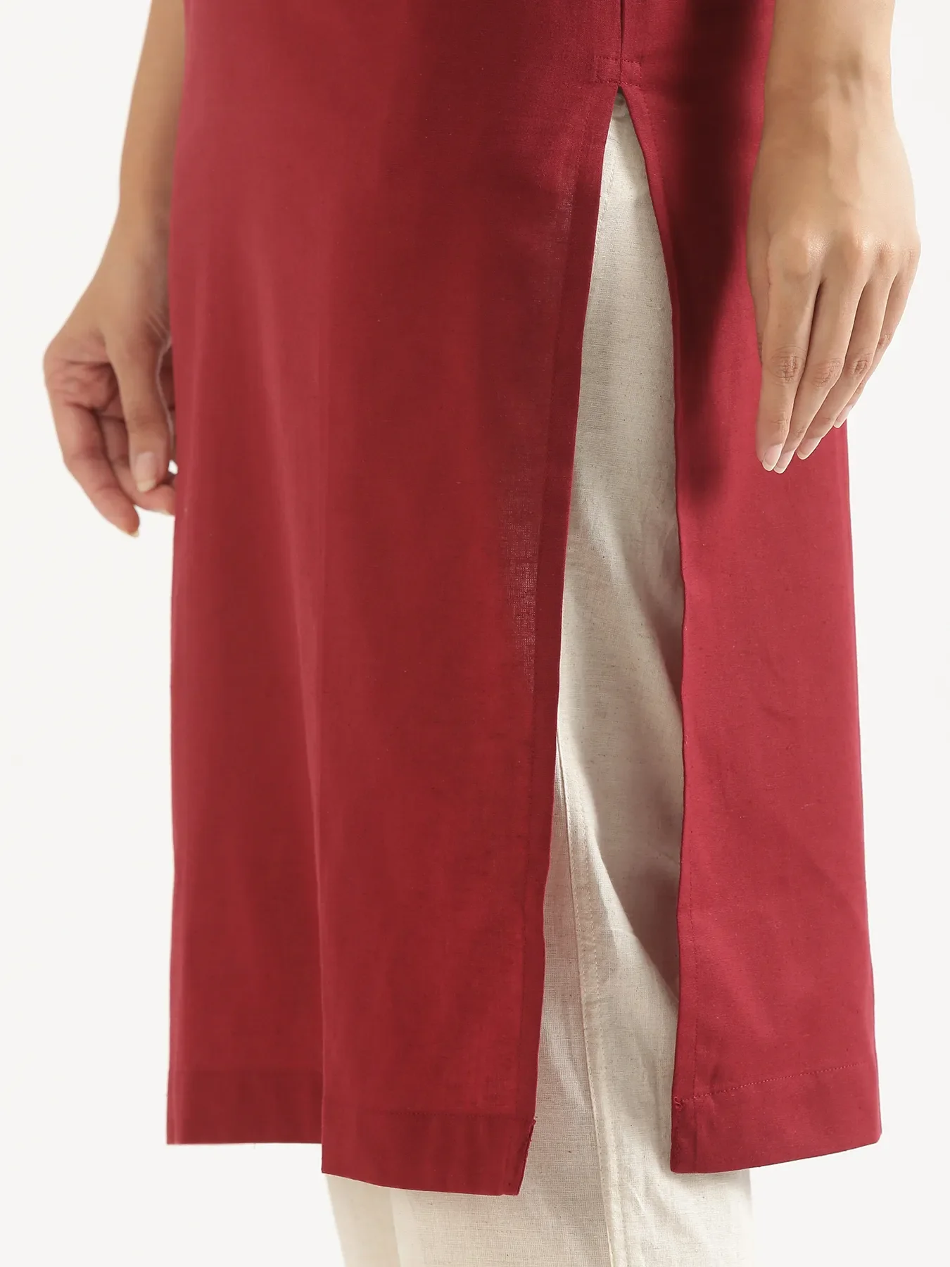 Women Maroon Airy Linen Long Kurta - Image 8