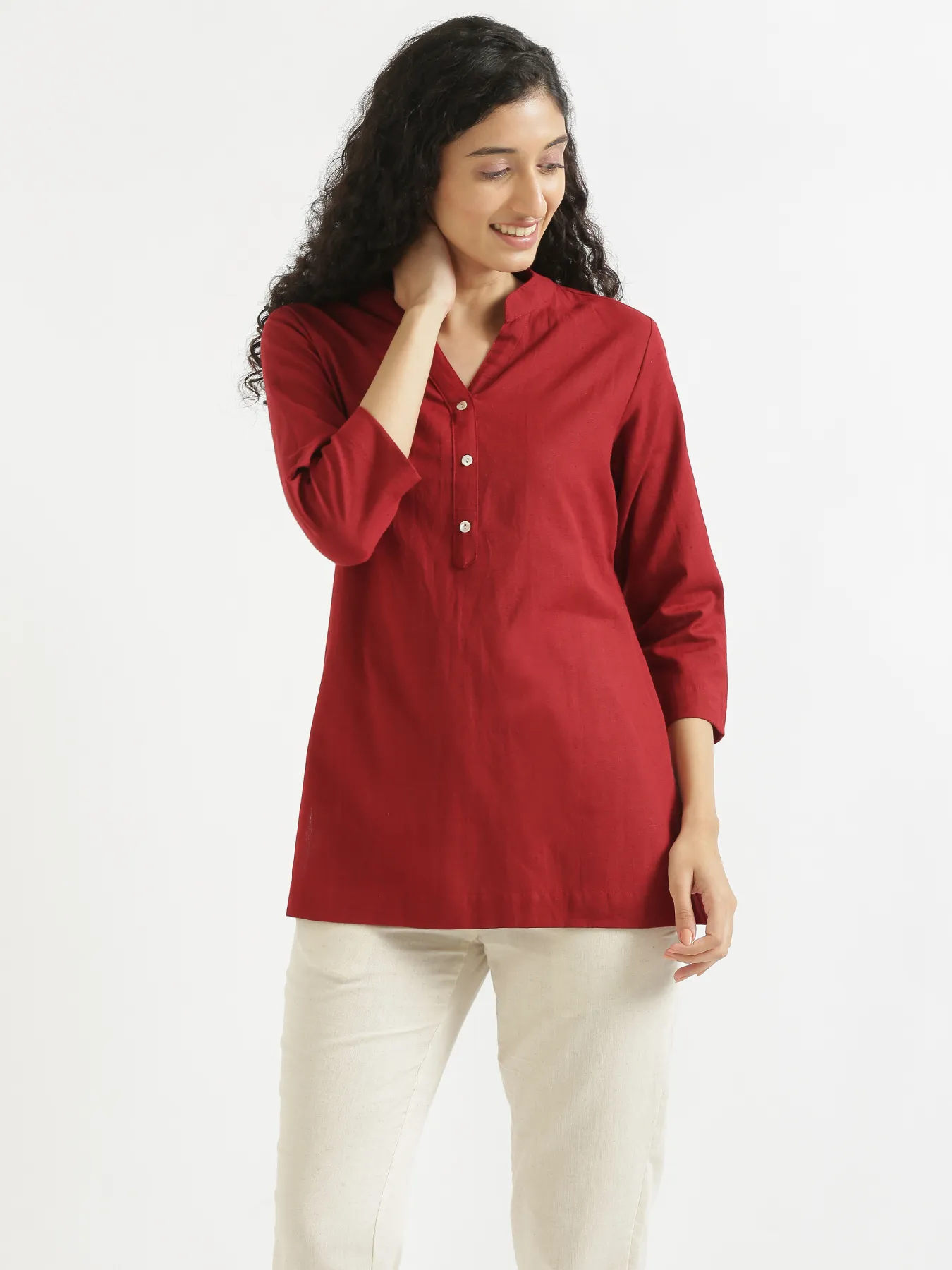 Women Maroon Airy Linen Short Kurta - Image 4