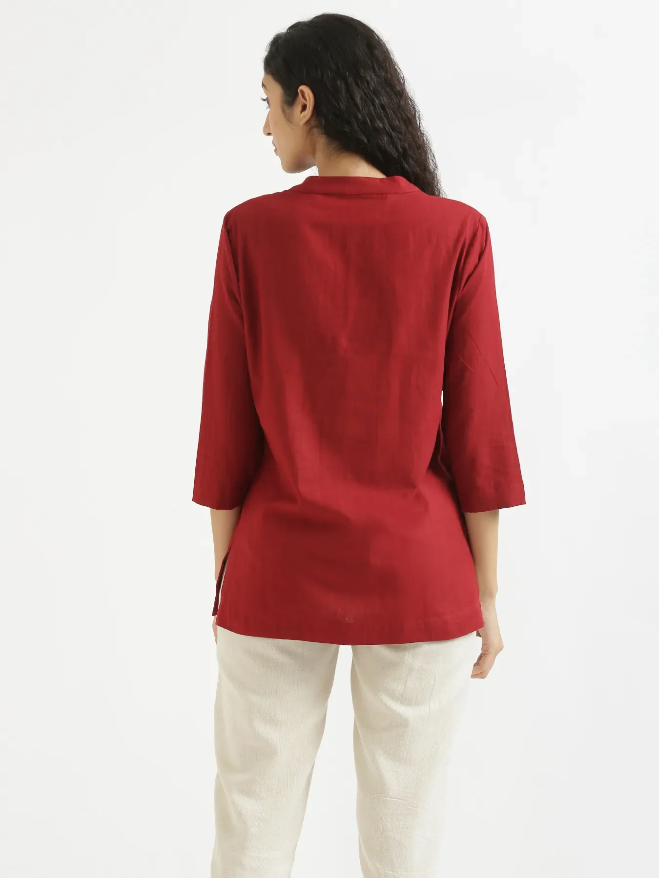 Women Maroon Airy Linen Short Kurta - Image 5
