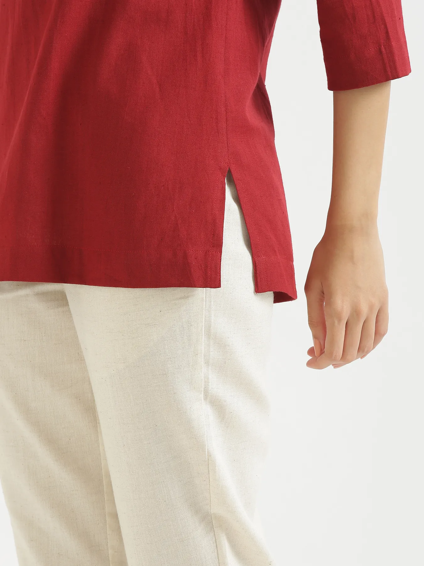Women Maroon Airy Linen Short Kurta - Image 9