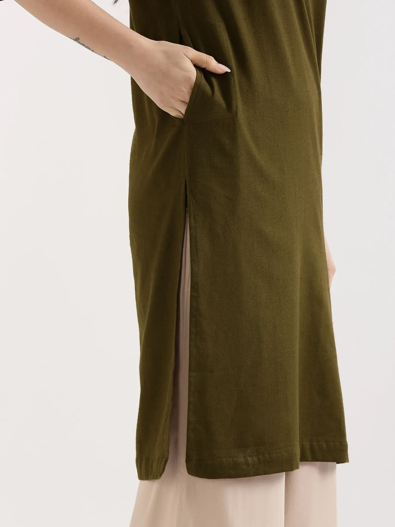 Women Olive Green Airy Linen Long Kurta & Beige Viscose Palazzo Pant Set - Image 7