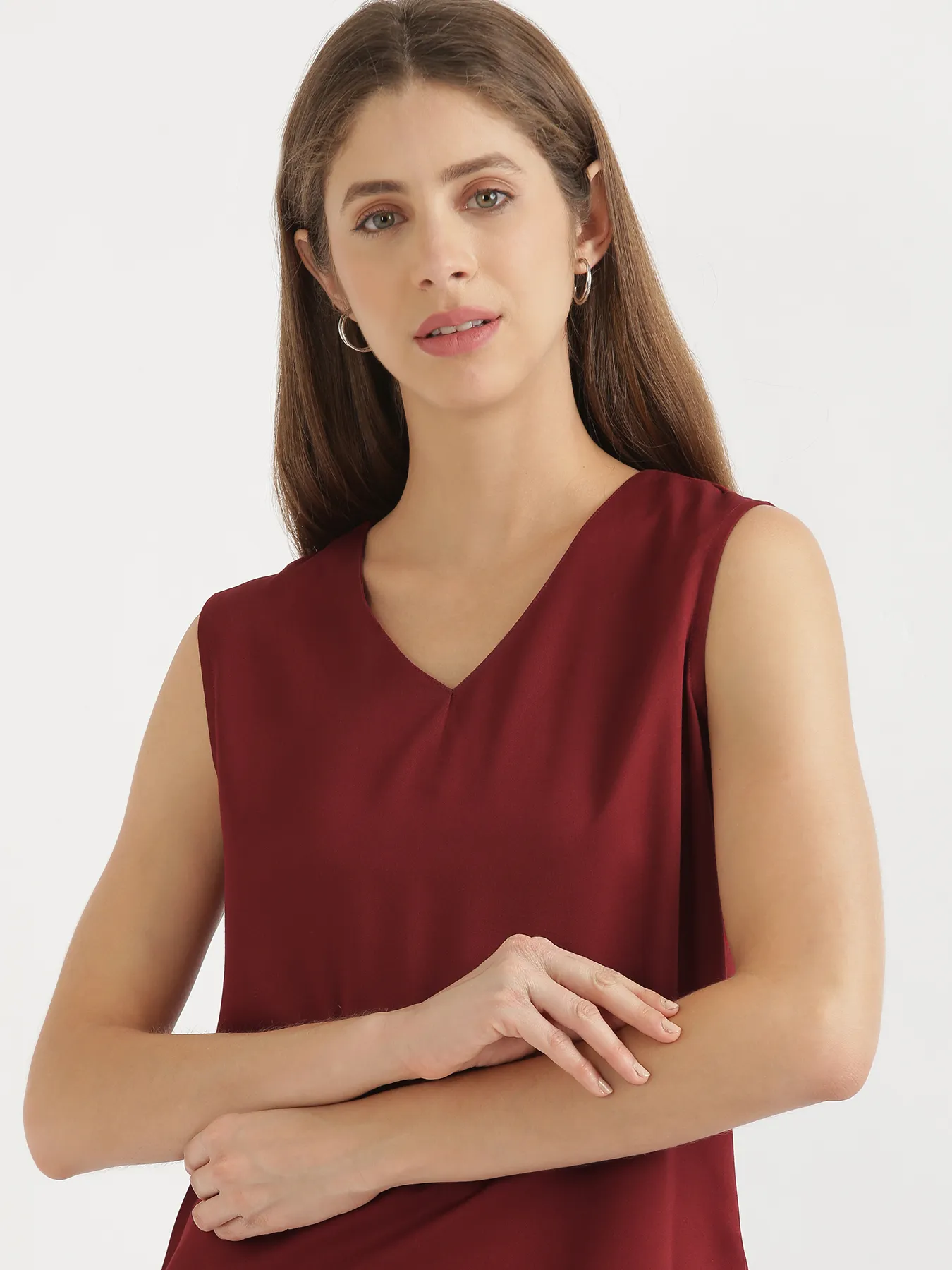 Women Maroon V-Neck Sleeveless Top - Image 3