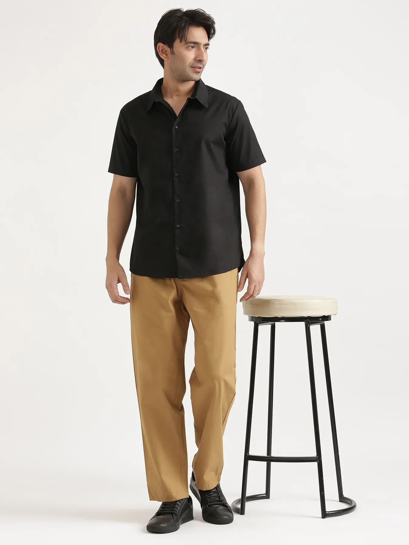 Men Black Better Cotton Short Sleeve Shirt - Image 15