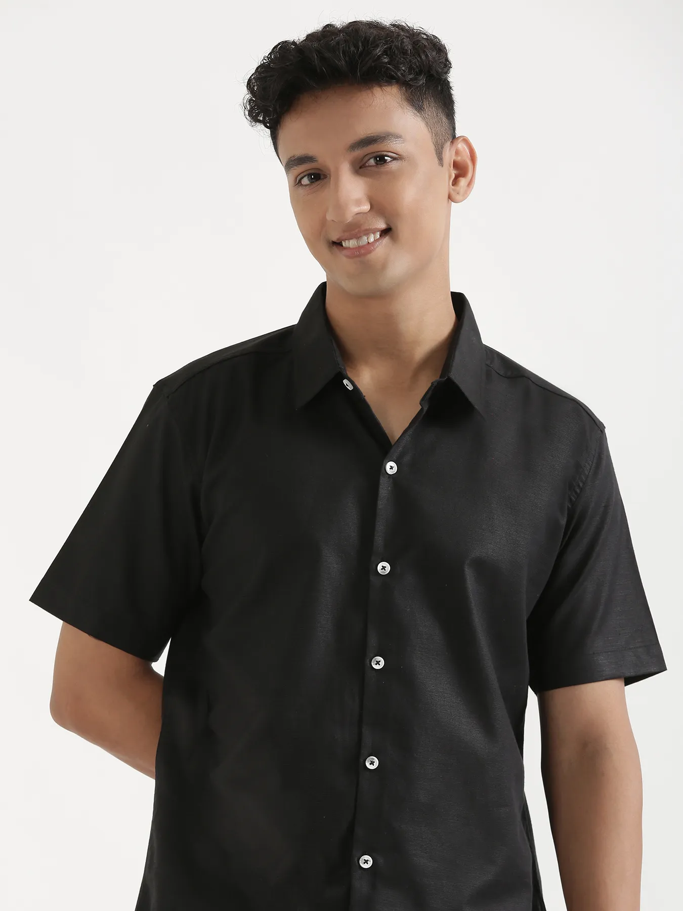 Men Black Linen Blend Short Sleeve Shirt - Image 2