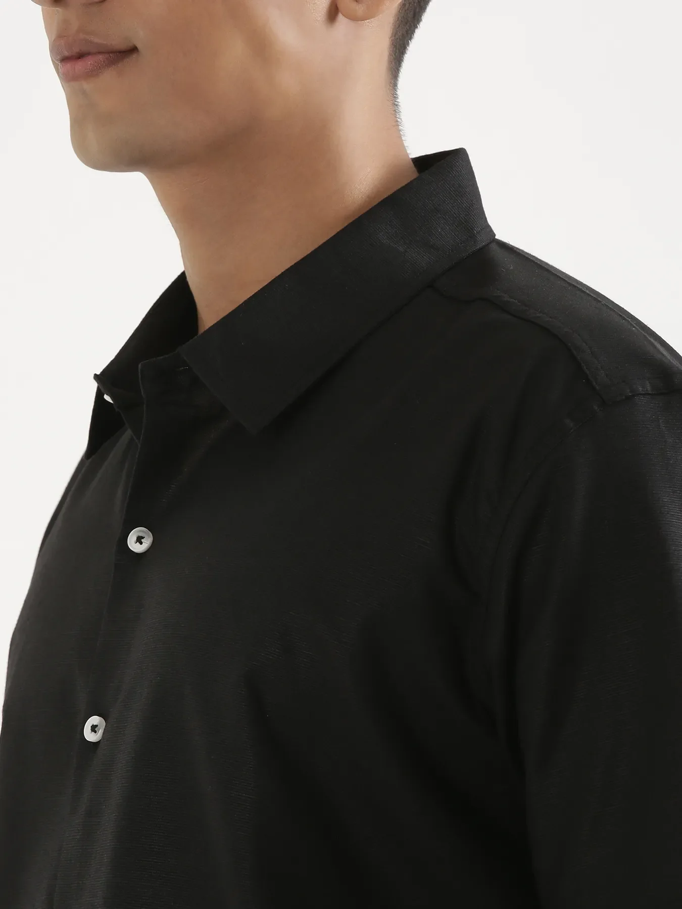 Men Black Linen Blend Short Sleeve Shirt - Image 7