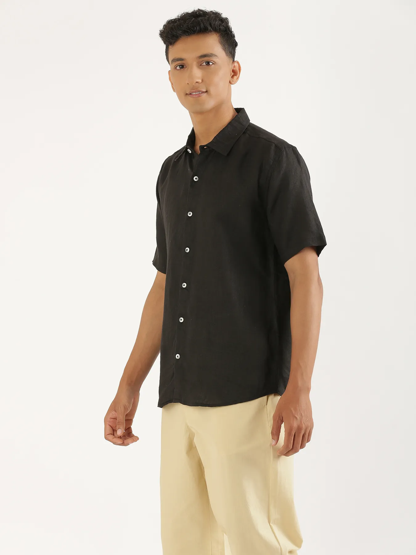 Men Black Pure Linen Short Sleeve Shirt - Image 6