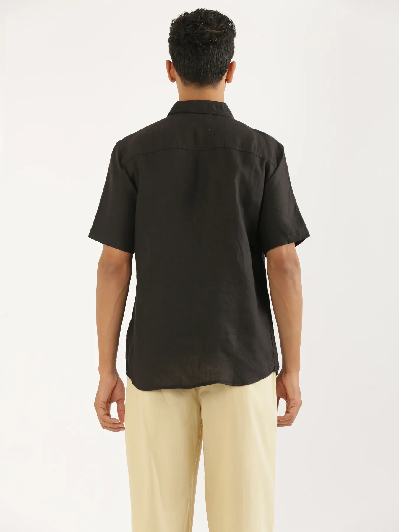Men Black Pure Linen Short Sleeve Shirt - Image 8