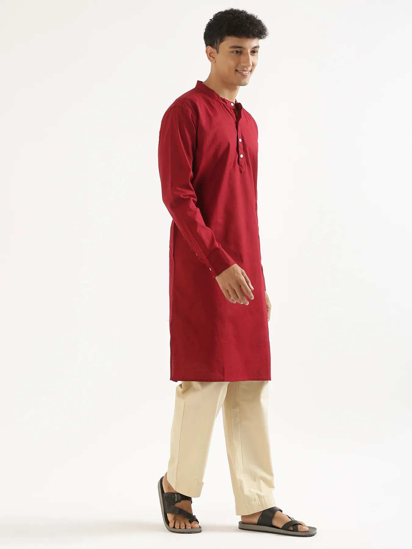 Men Maroon Airy Linen Long Kurta - Image 2
