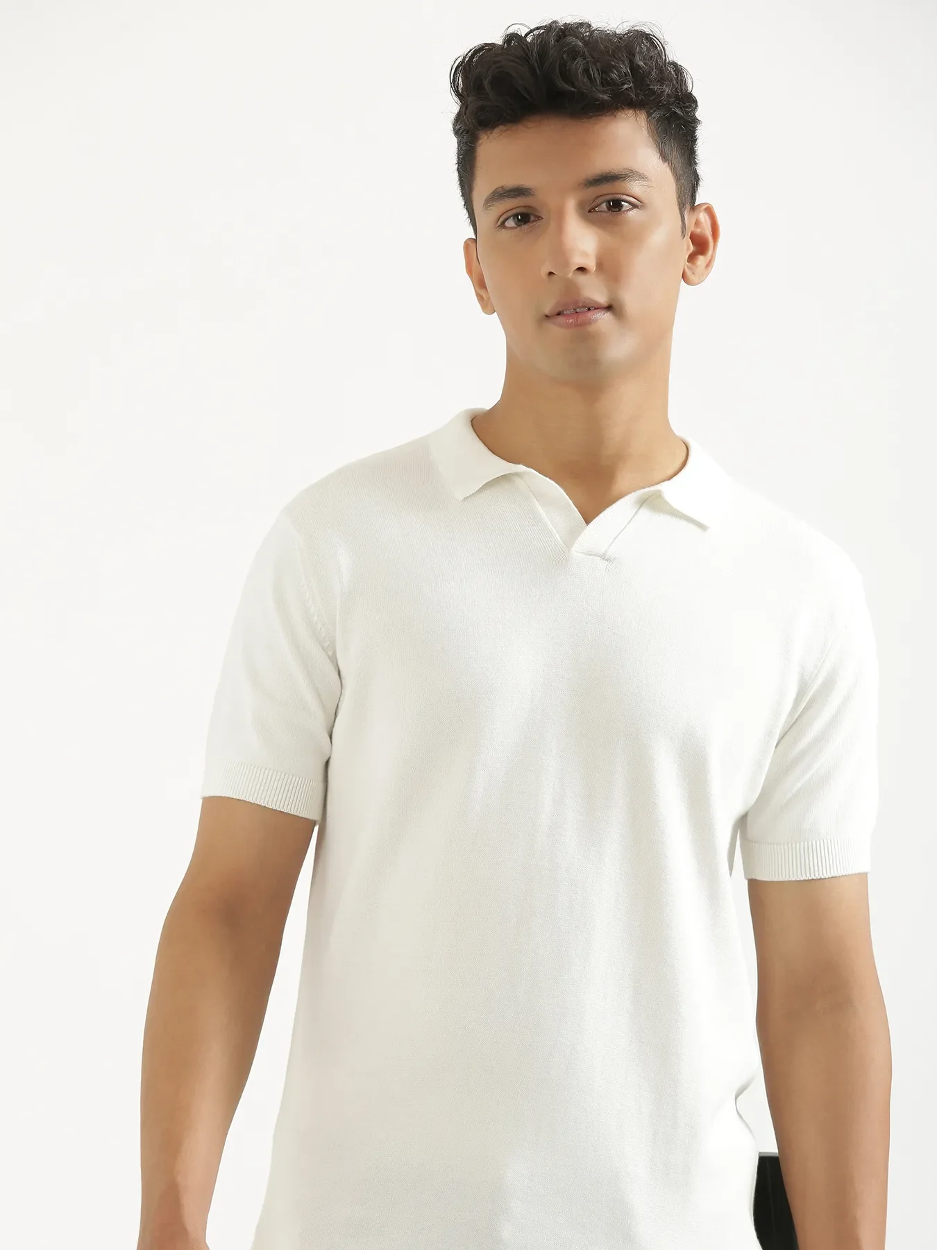 Men Off White Flat Knit Polo - Image 4