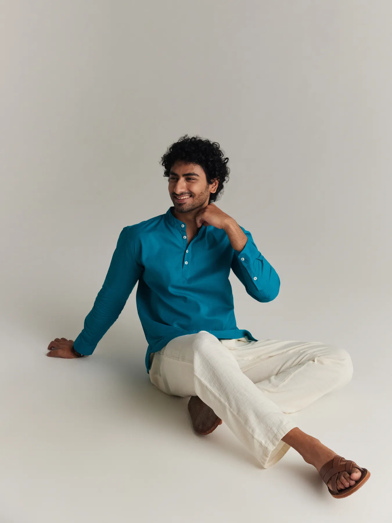 Men Teal Airy Linen Short Kurta - Image 2