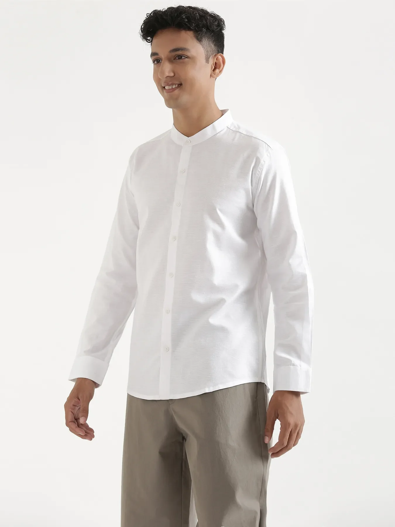 Men White Linen Blend Mandarin Collar Shirt - Image 4