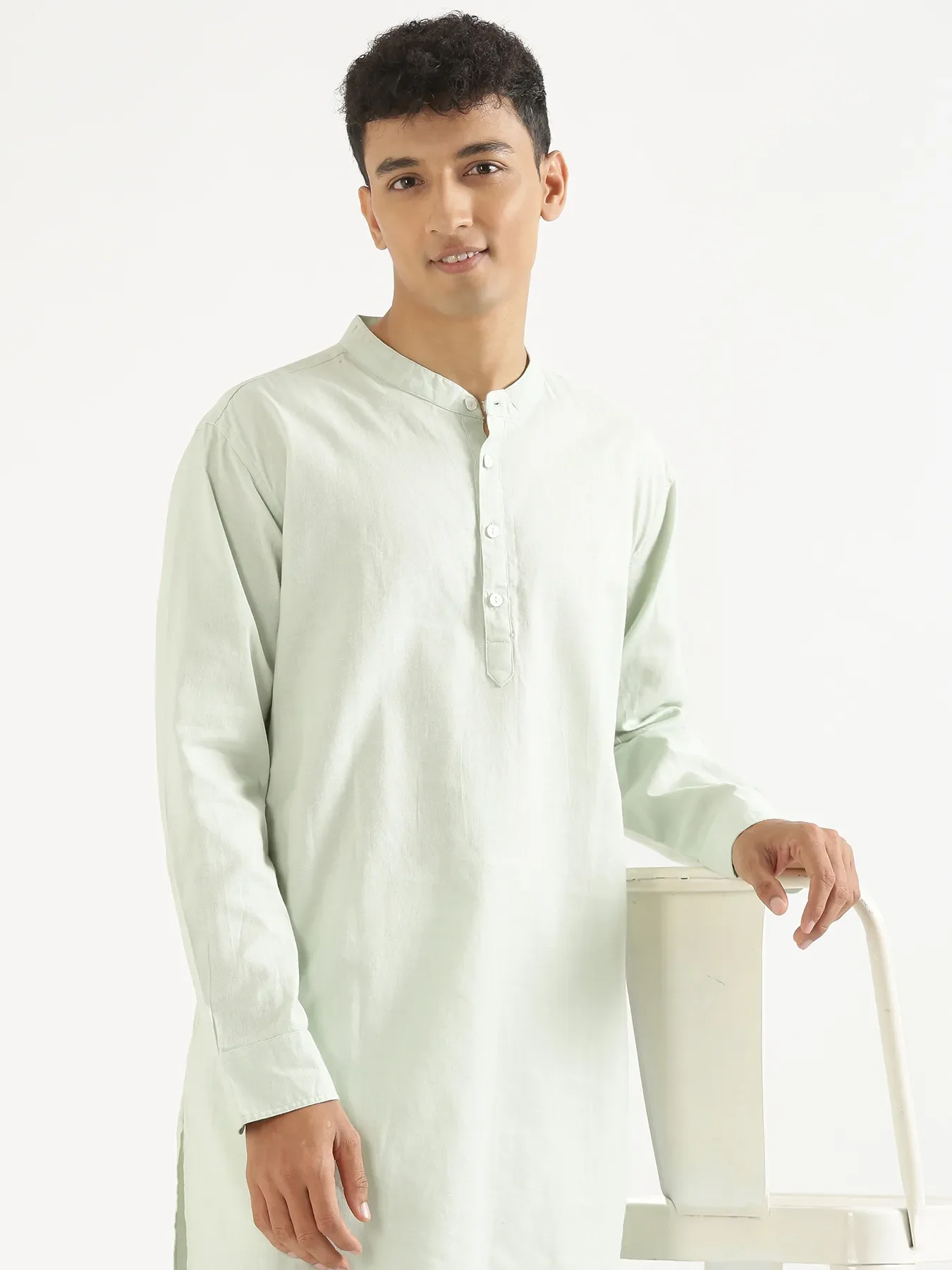 Men Mint Green Airy Linen Long Kurta - Image 4