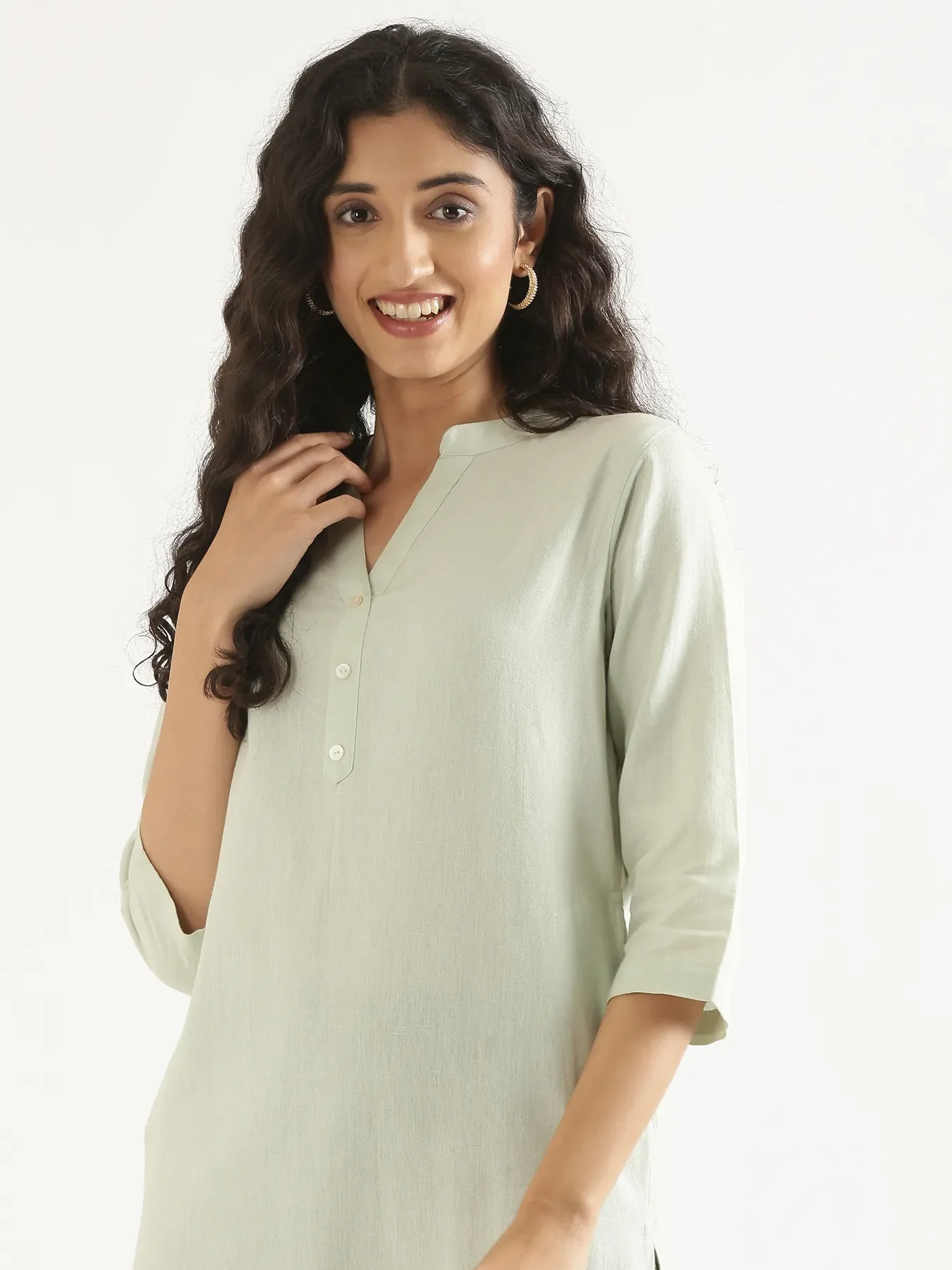 Women Mint Green Airy Linen Long Kurta - Image 3