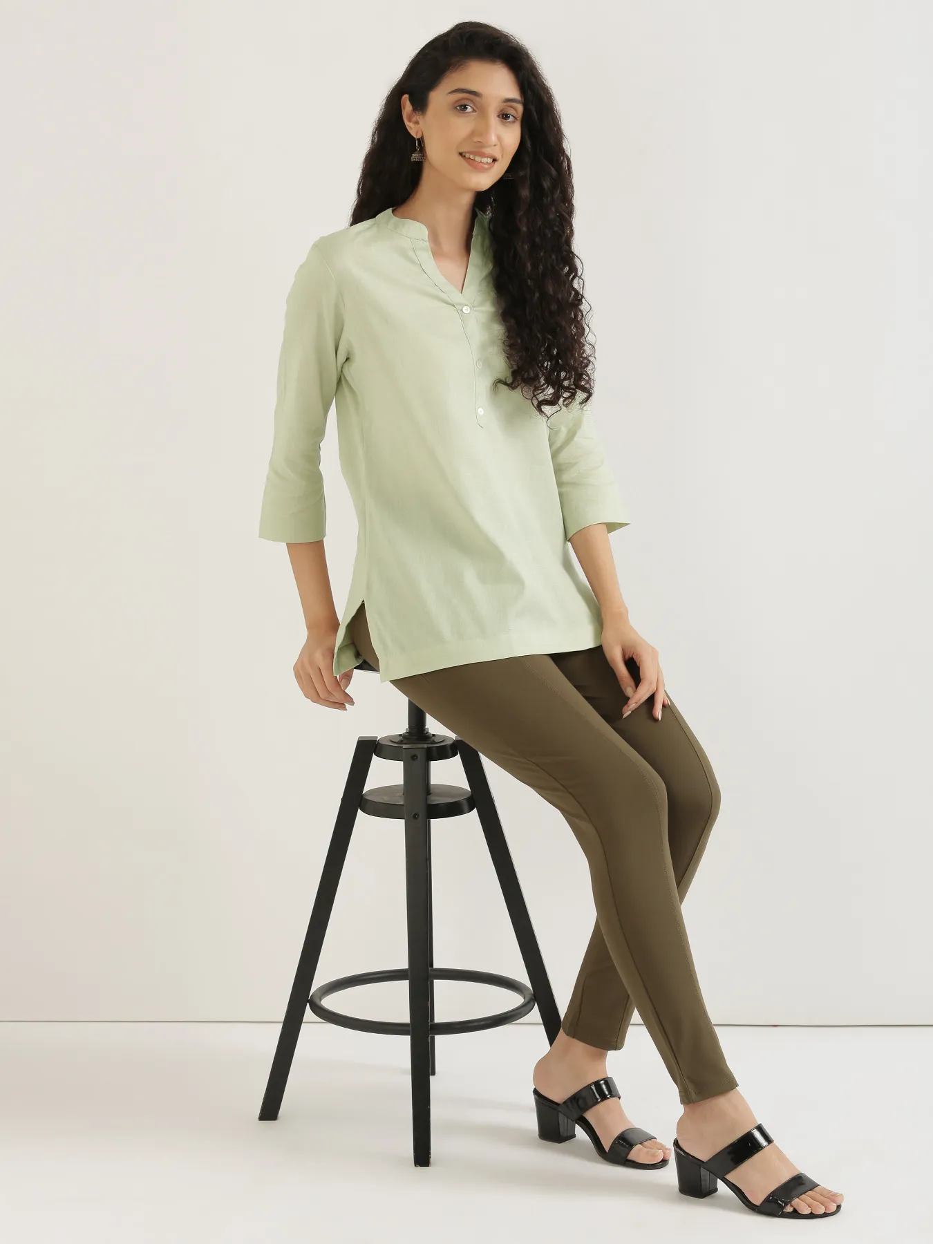 Women Mint Green Airy Linen Short Kurta - Image 10