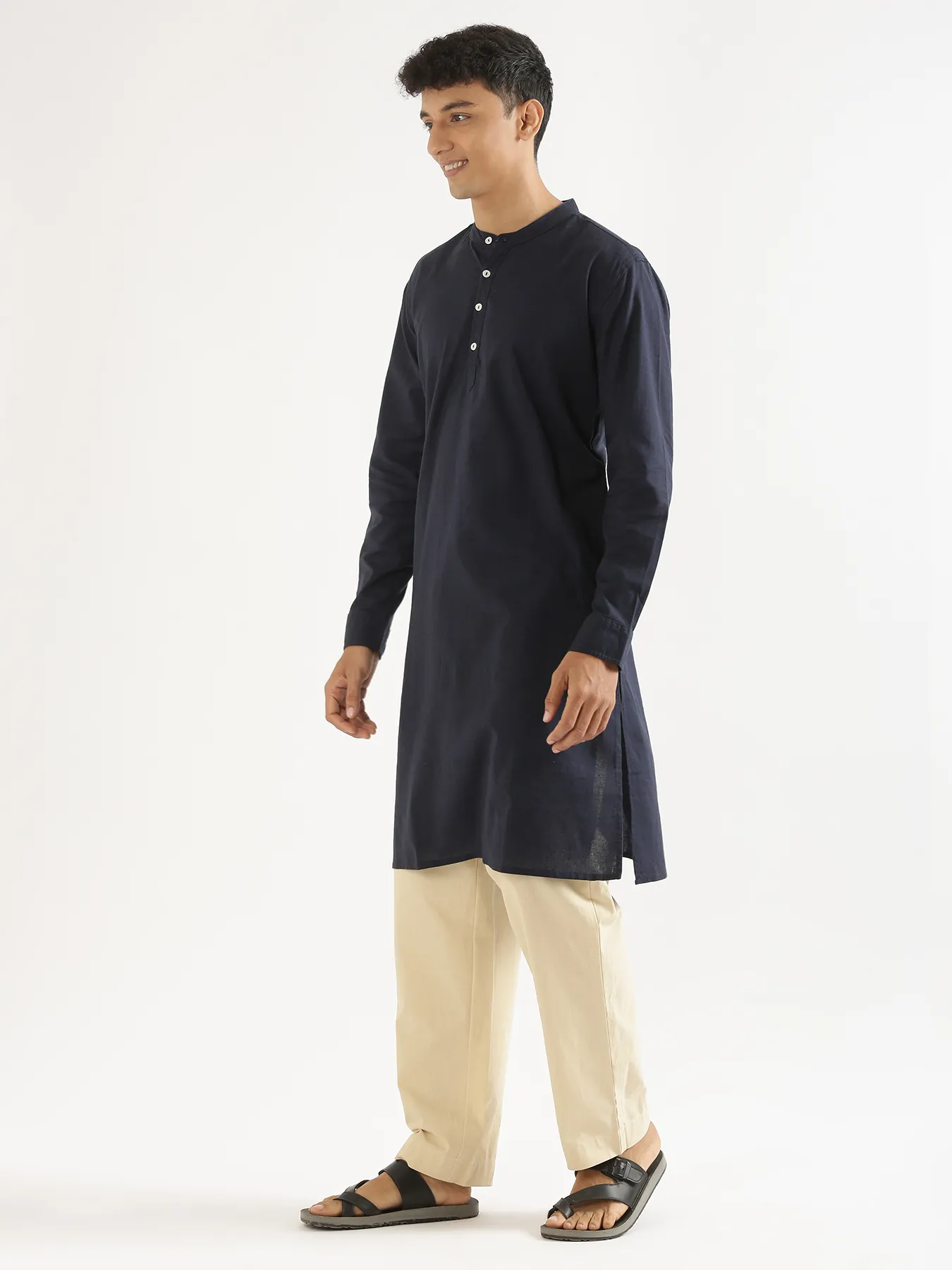 Men Navy Blue Airy Linen Long Kurta - Image 2