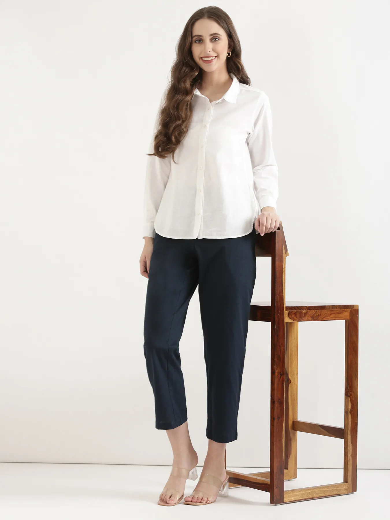 Women Navy Blue Airy Linen Straight Pants - Image 2
