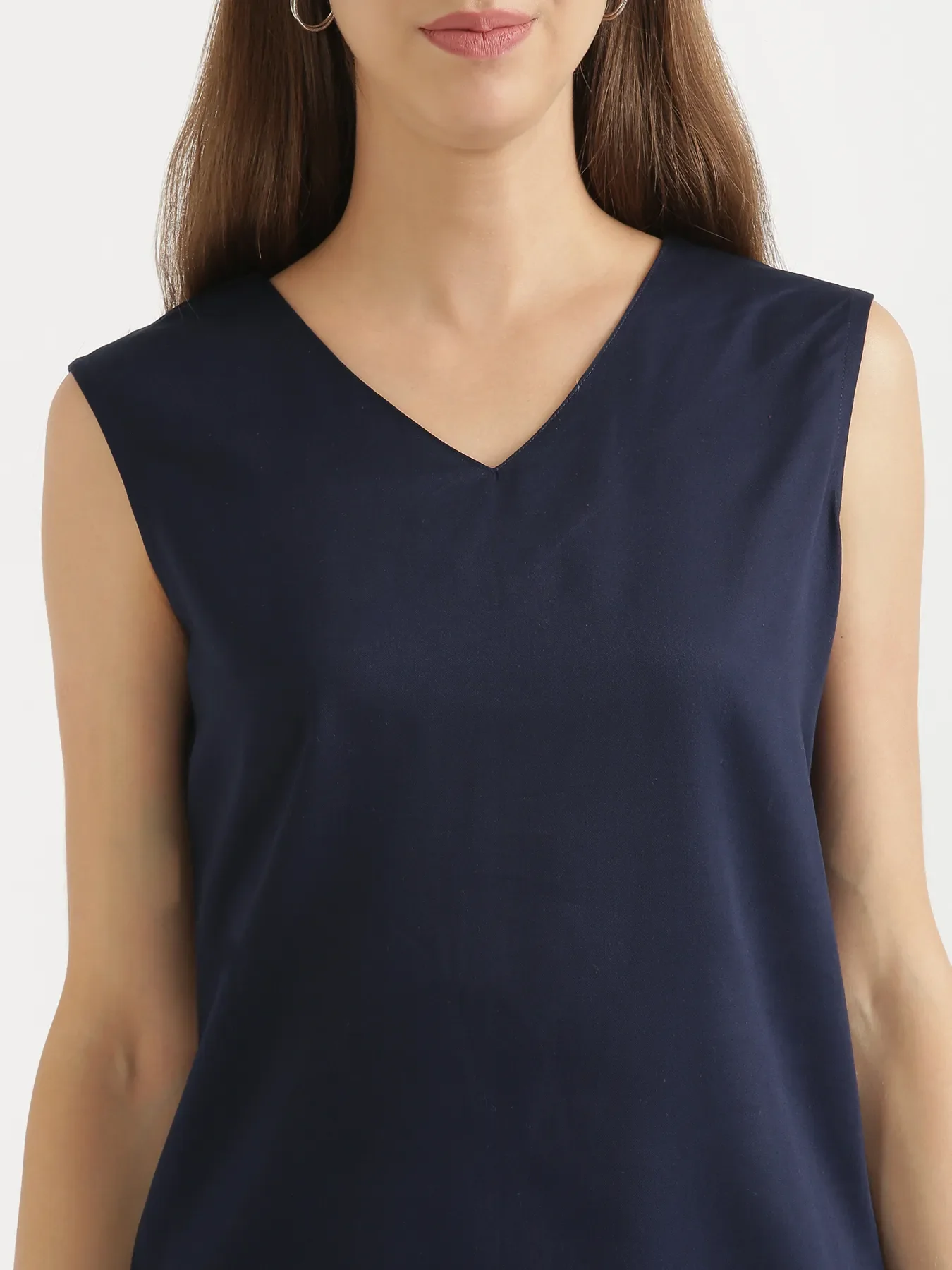 Women Navy Blue V-Neck Sleeveless Top - Image 4