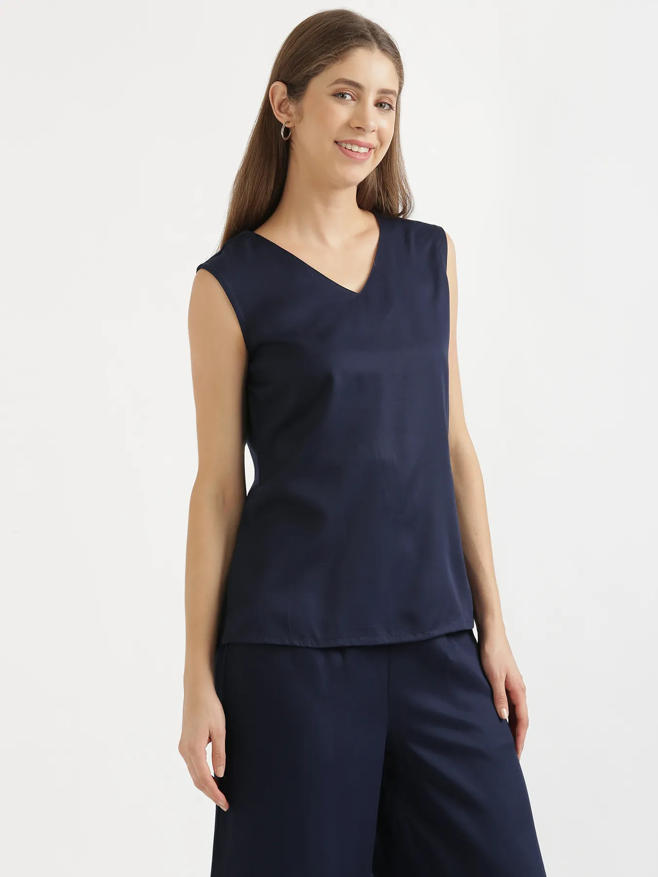Women Navy Blue V-Neck Sleeveless Top - Image 7