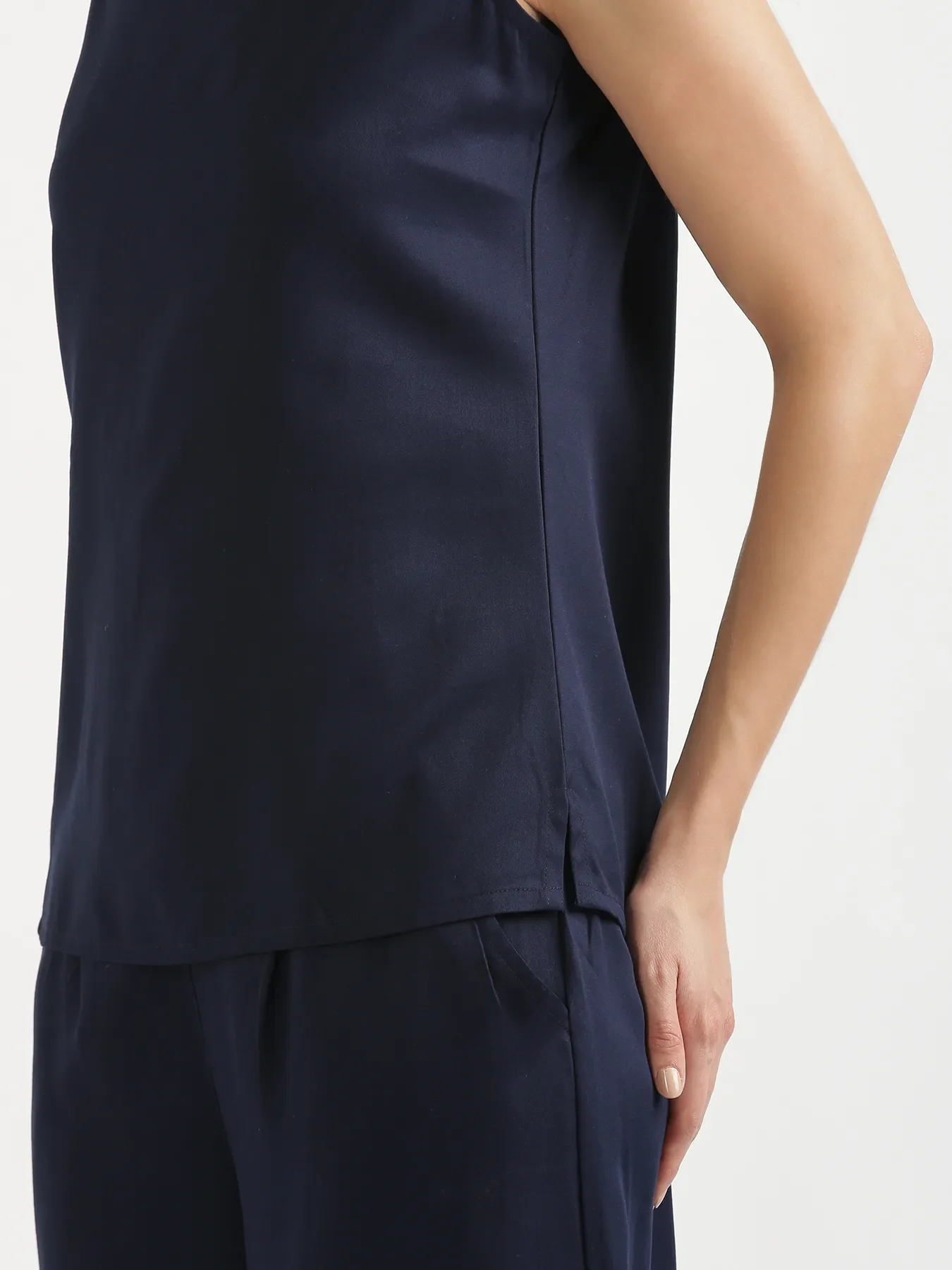 Women Navy Blue V-Neck Sleeveless Top - Image 9