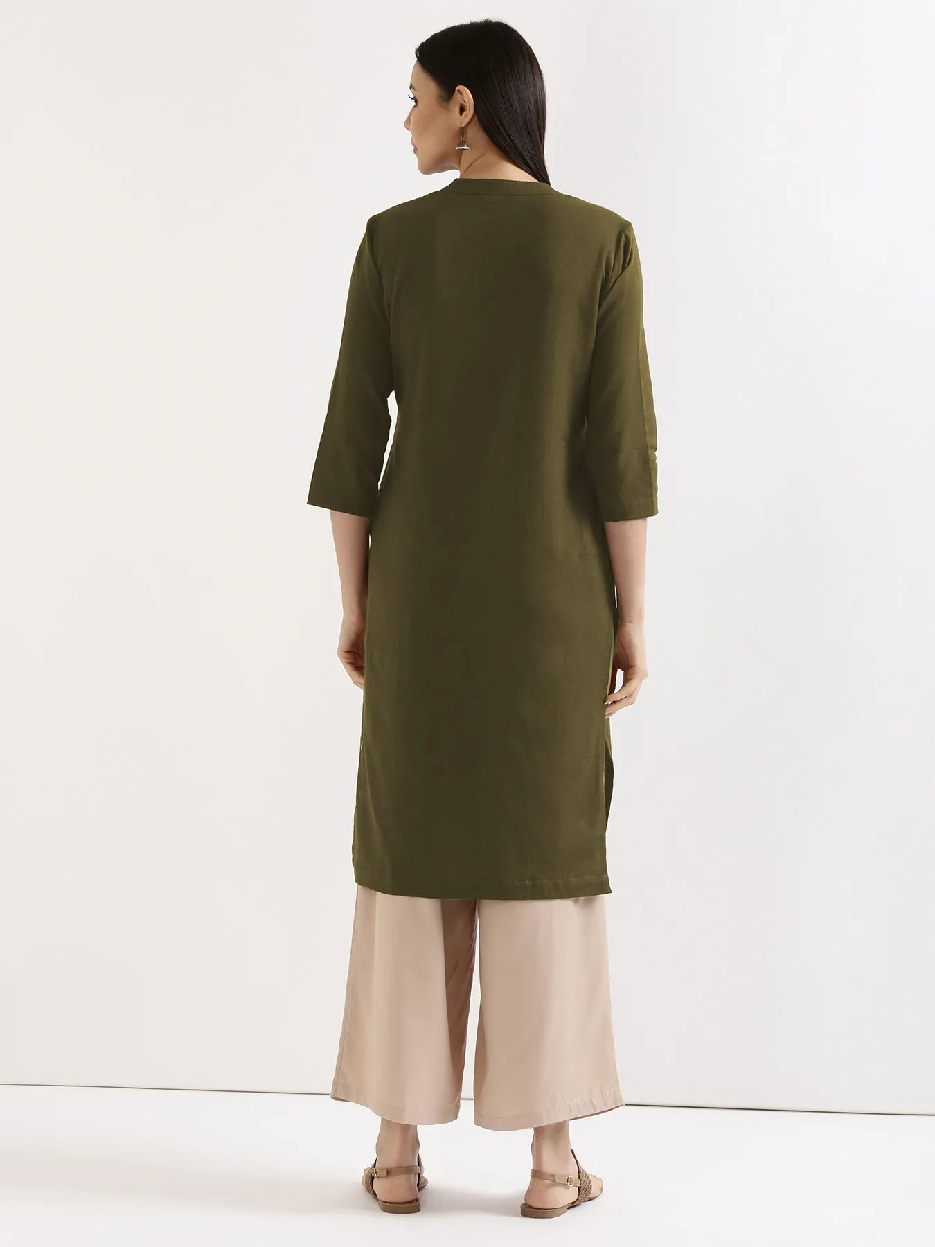 Women Olive Green Airy Linen Long Kurta - Image 9