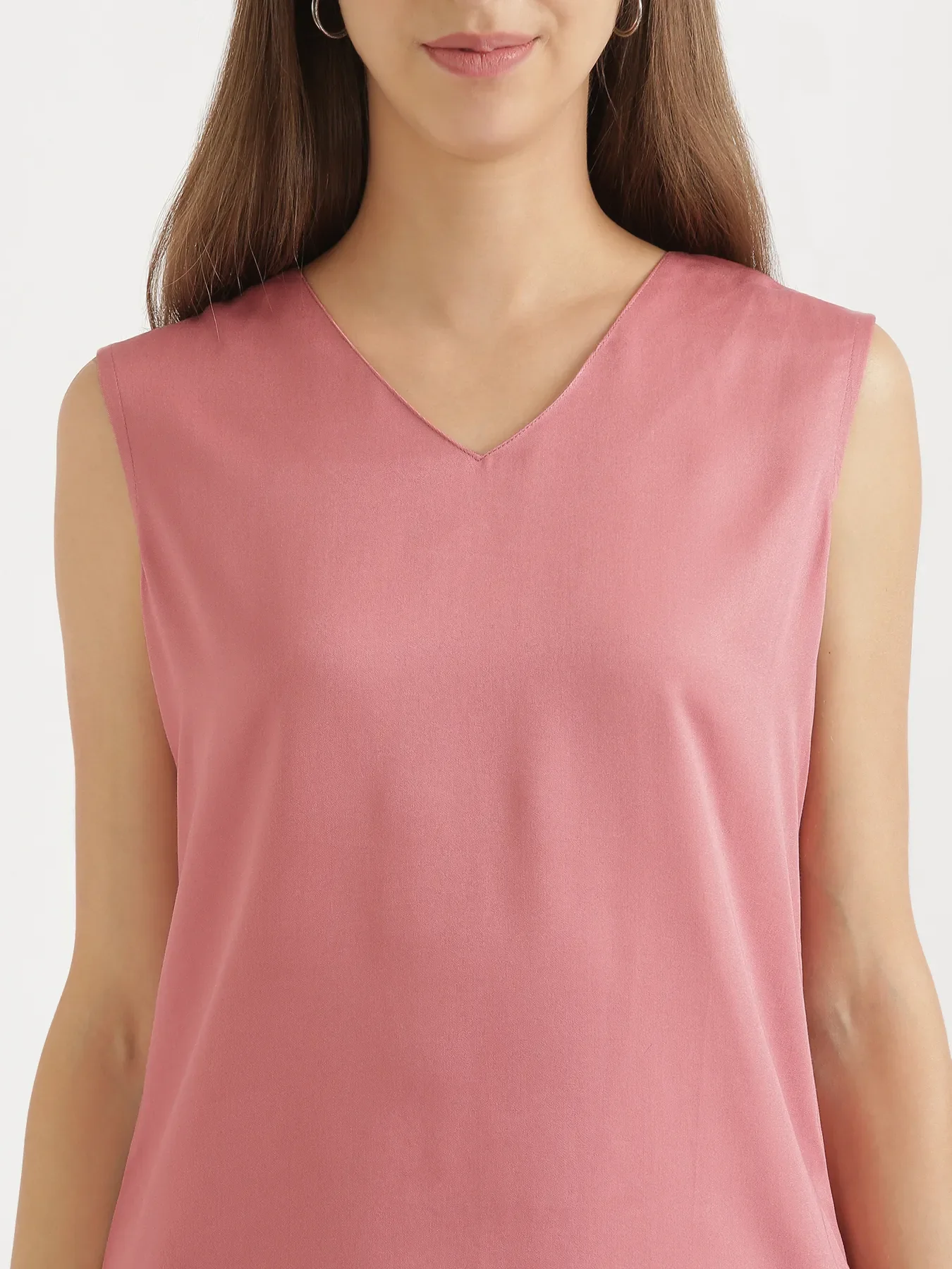 Women Rose V-Neck Sleeveless Top - Image 4