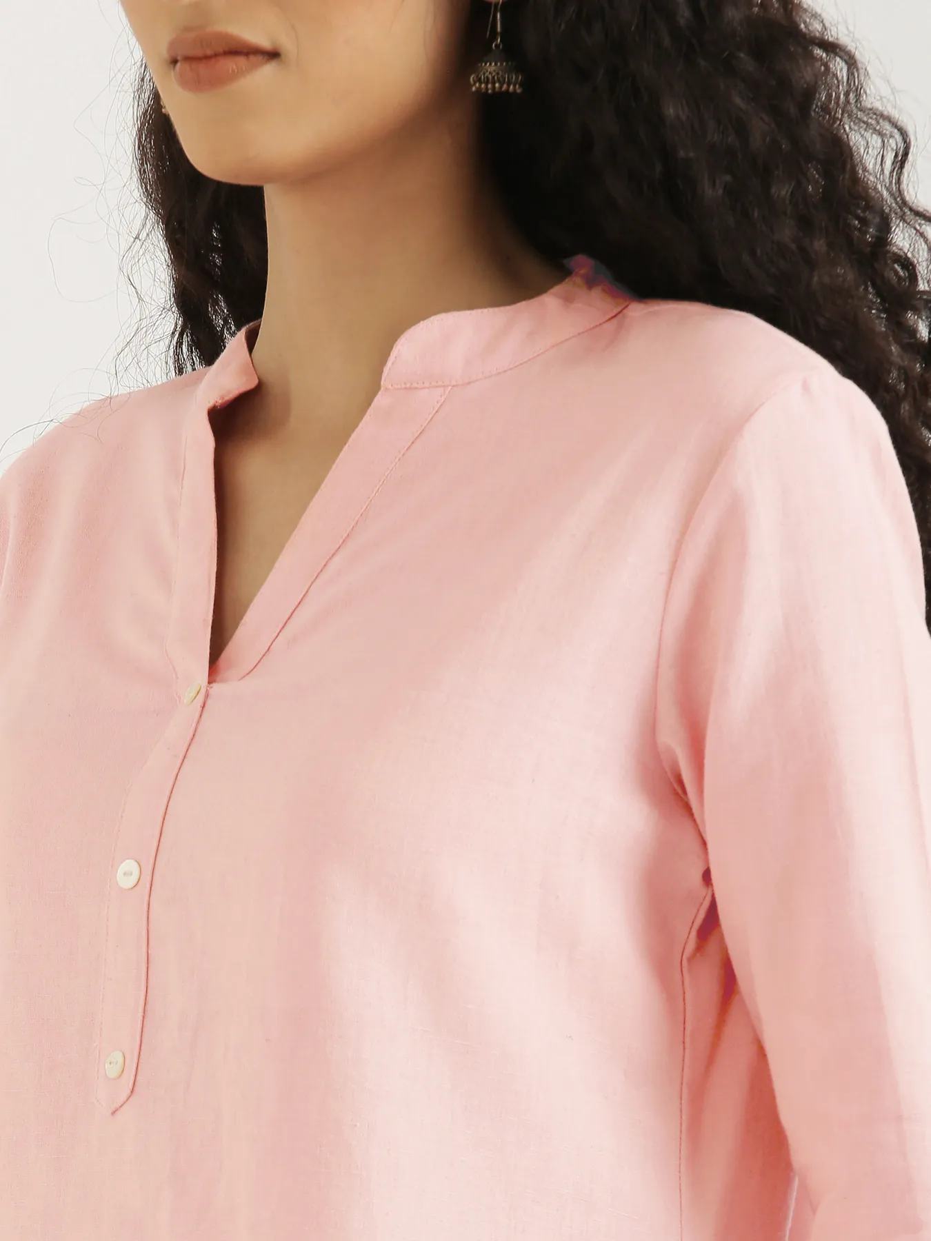 Women Salmon Pink Airy Linen Short Kurta - Image 6