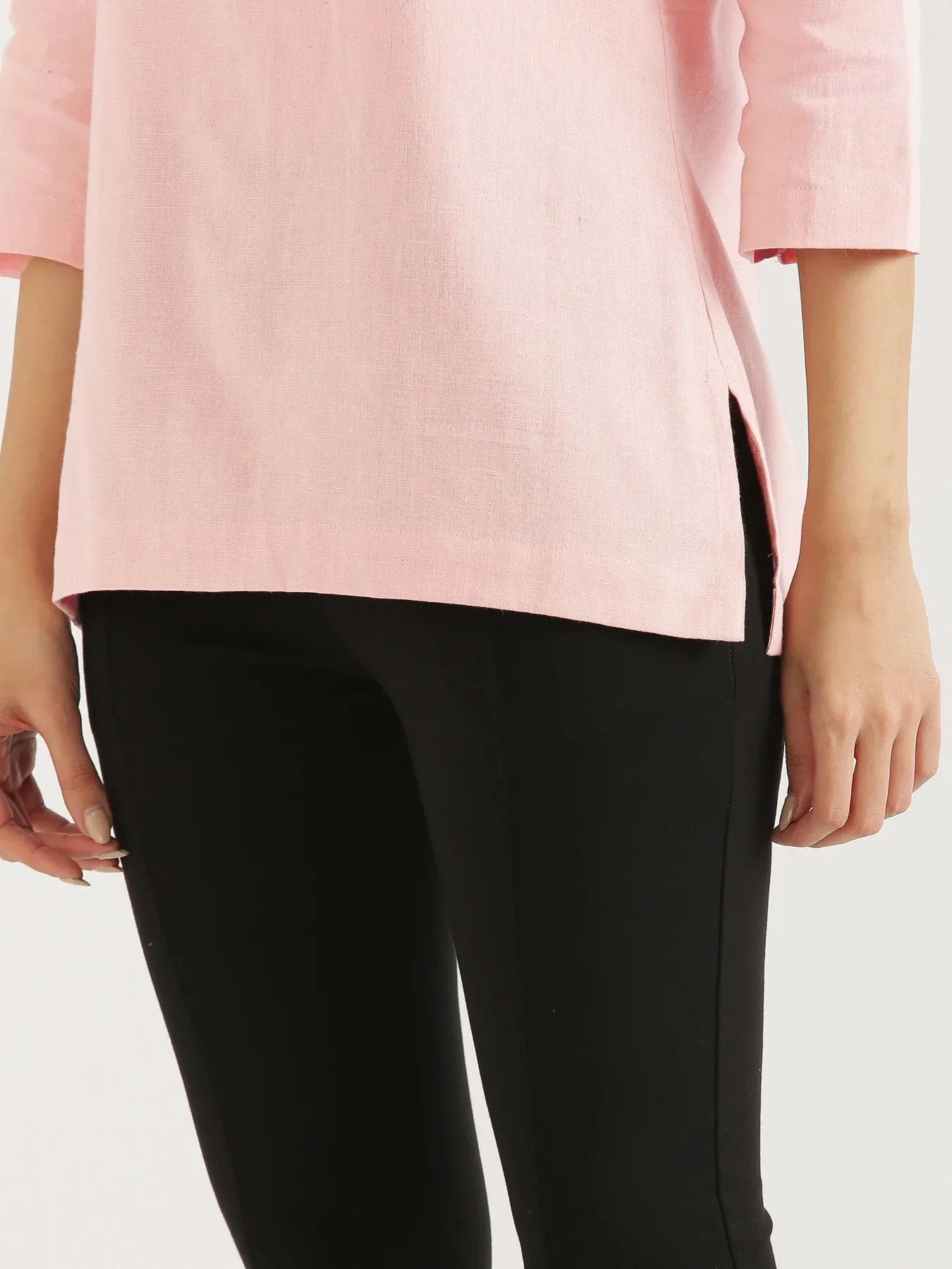 Women Salmon Pink Airy Linen Short Kurta - Image 7